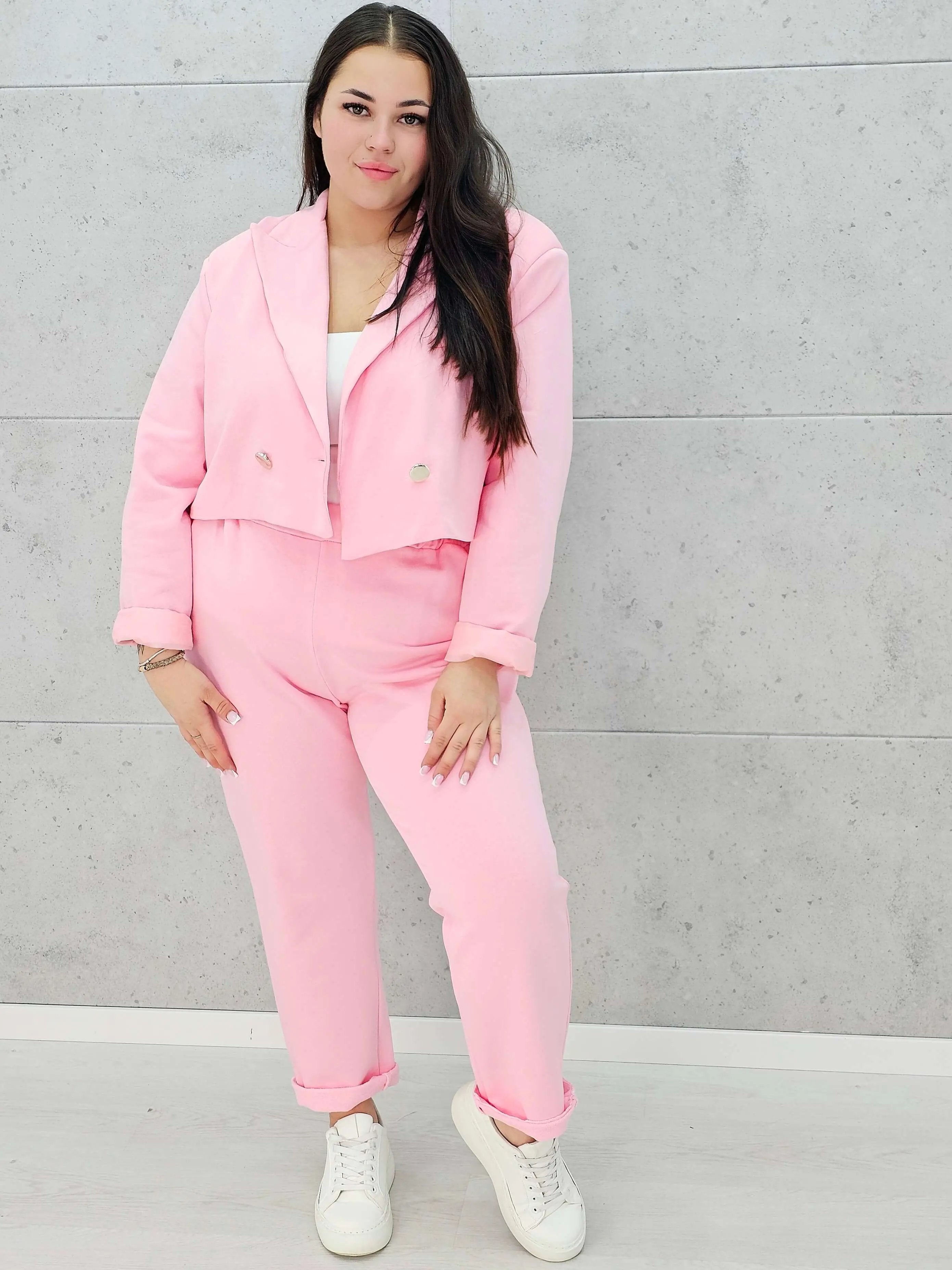 Garnitur „Soft Confidence” – subtelność w nowoczesnym wydaniu Stylowa XL