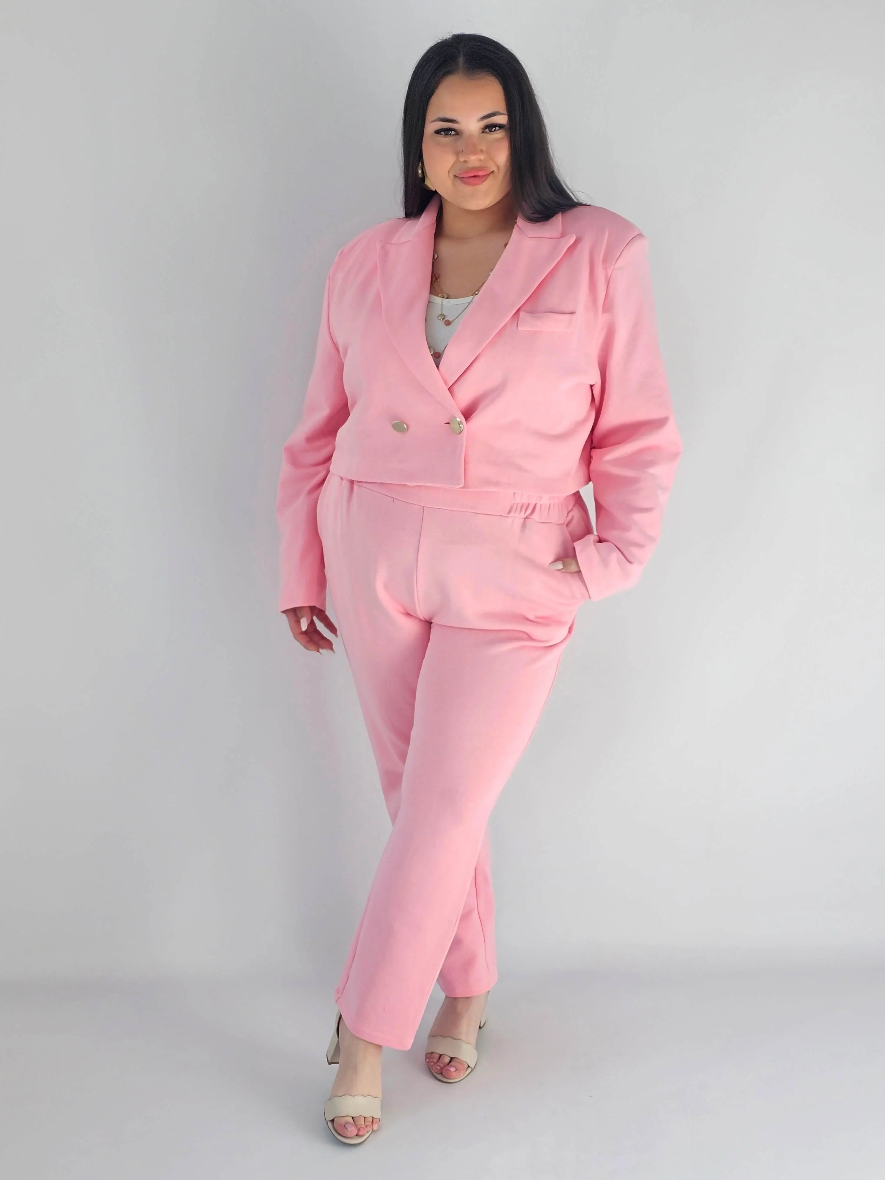 Garnitur plus size z krótką marynarką i spodniami XXL Stylowa XL