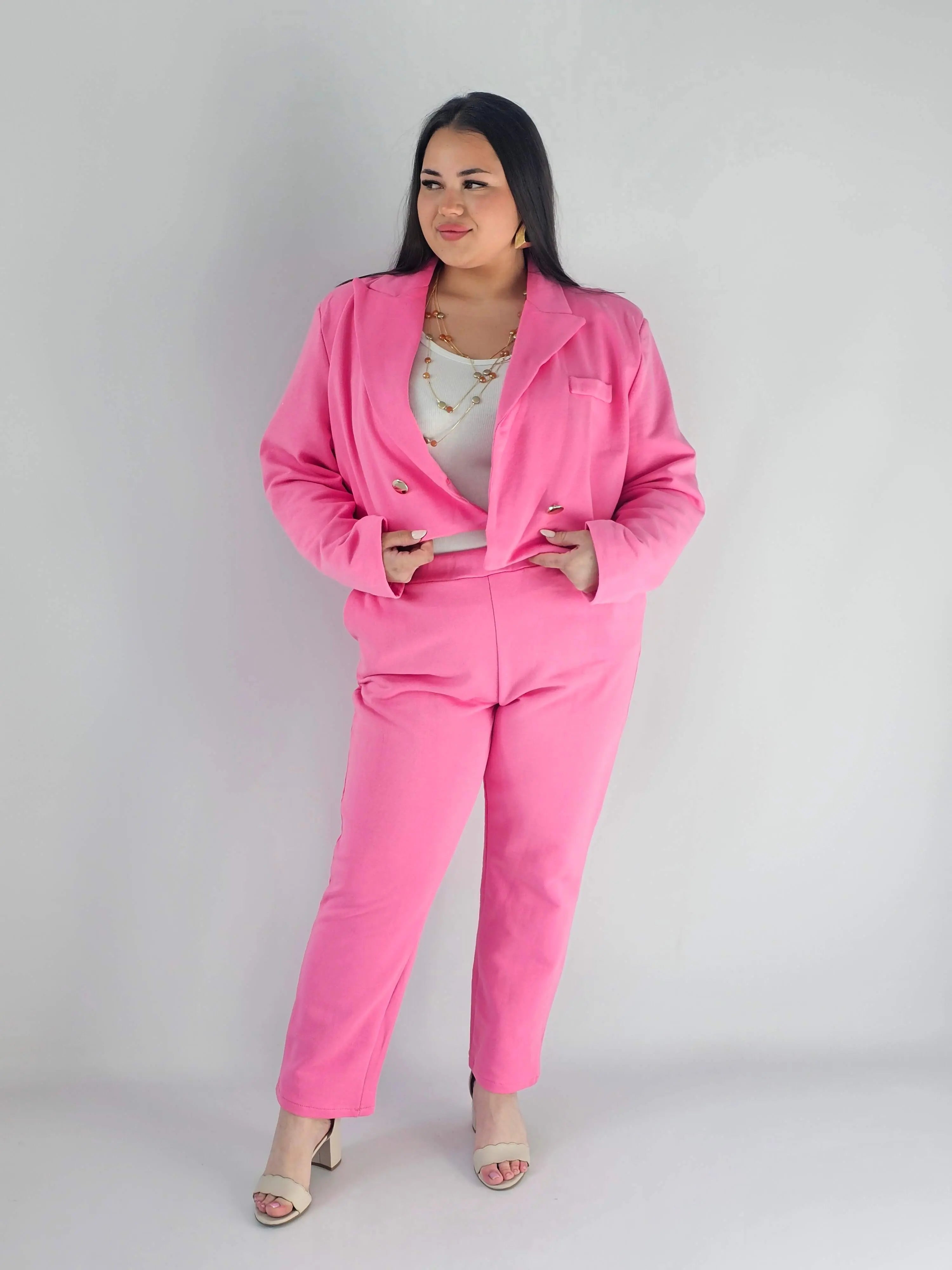 Garnitur plus size z krótką marynarką i spodniami XXL Stylowa XL