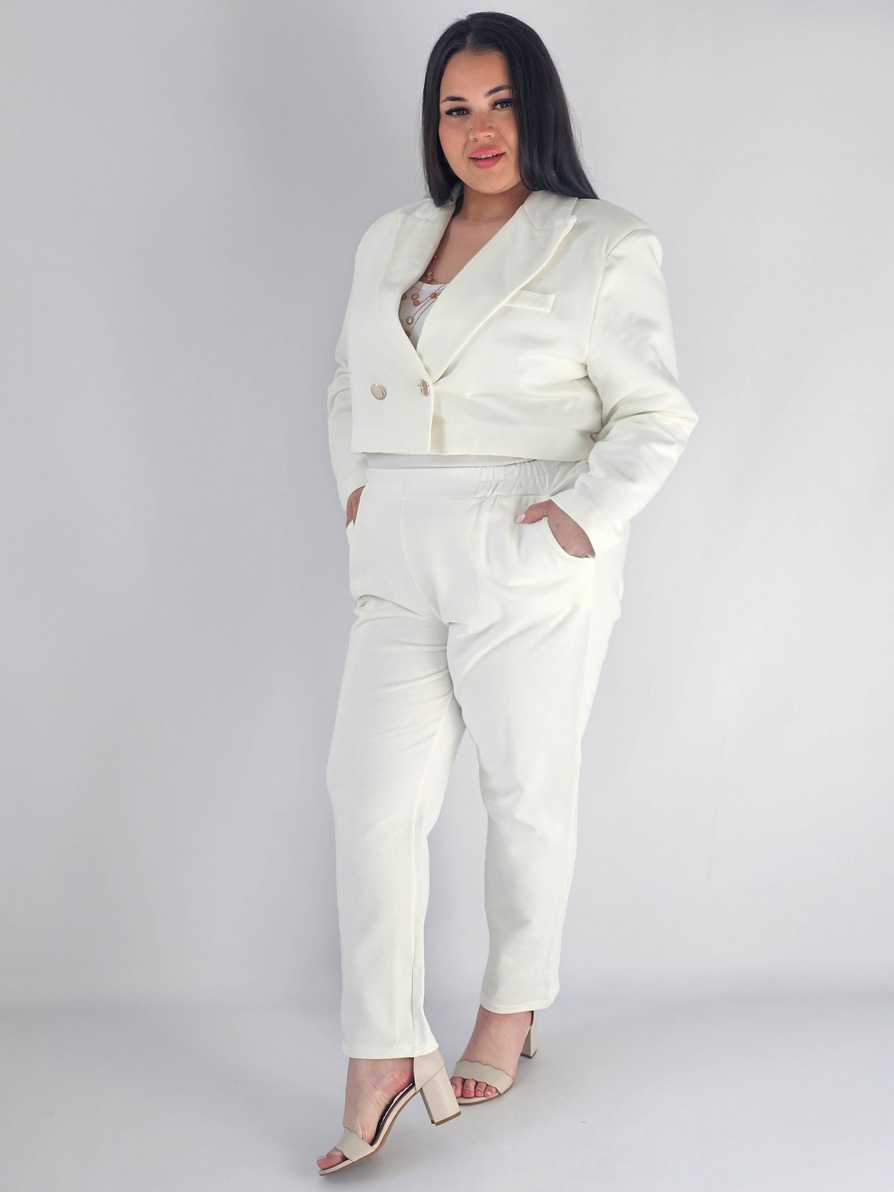 Garnitur plus size z krótką marynarką i spodniami XXL Stylowa XL