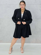 Garniturowy komplet z krótką marynarką i szortami -  w 6 kolorach Stylowa XL