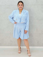 Garniturowy komplet z krótką marynarką i szortami -  w 6 kolorach Stylowa XL