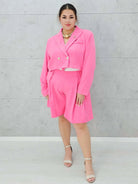 Garniturowy komplet z krótką marynarką i szortami -  w 6 kolorach Stylowa XL