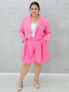 Garniturowy komplet z krótką marynarką i szortami -  w 6 kolorach Stylowa XL