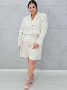 Garniturowy komplet z krótką marynarką i szortami -  w 6 kolorach Stylowa XL