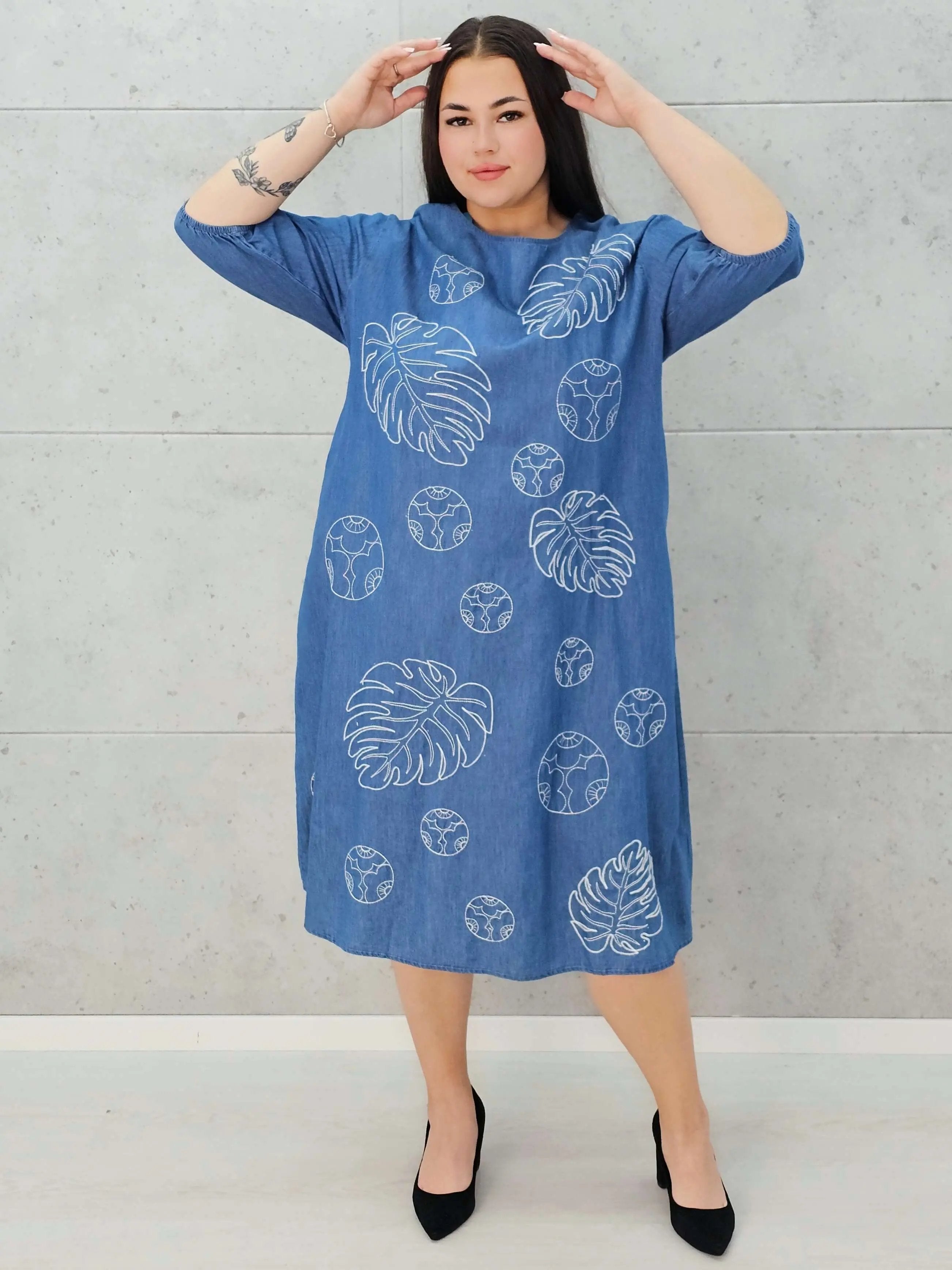 Jeansowa sukienka oversize z haftem moda dla kobiet plus size Stylowa XL
