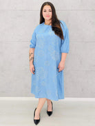 Jeansowa sukienka oversize z haftem moda dla kobiet plus size Stylowa XL