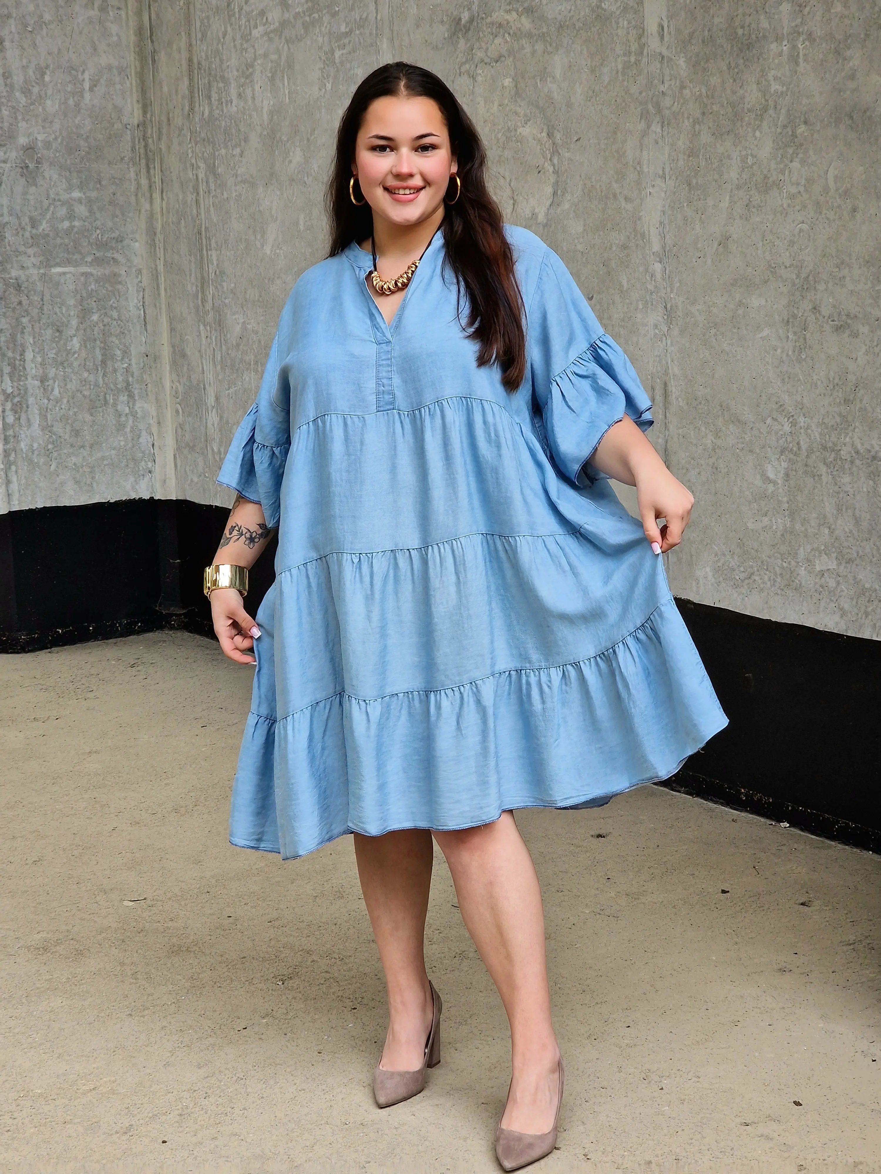 Jeansowa sukienka z falbanami Stylowa XL