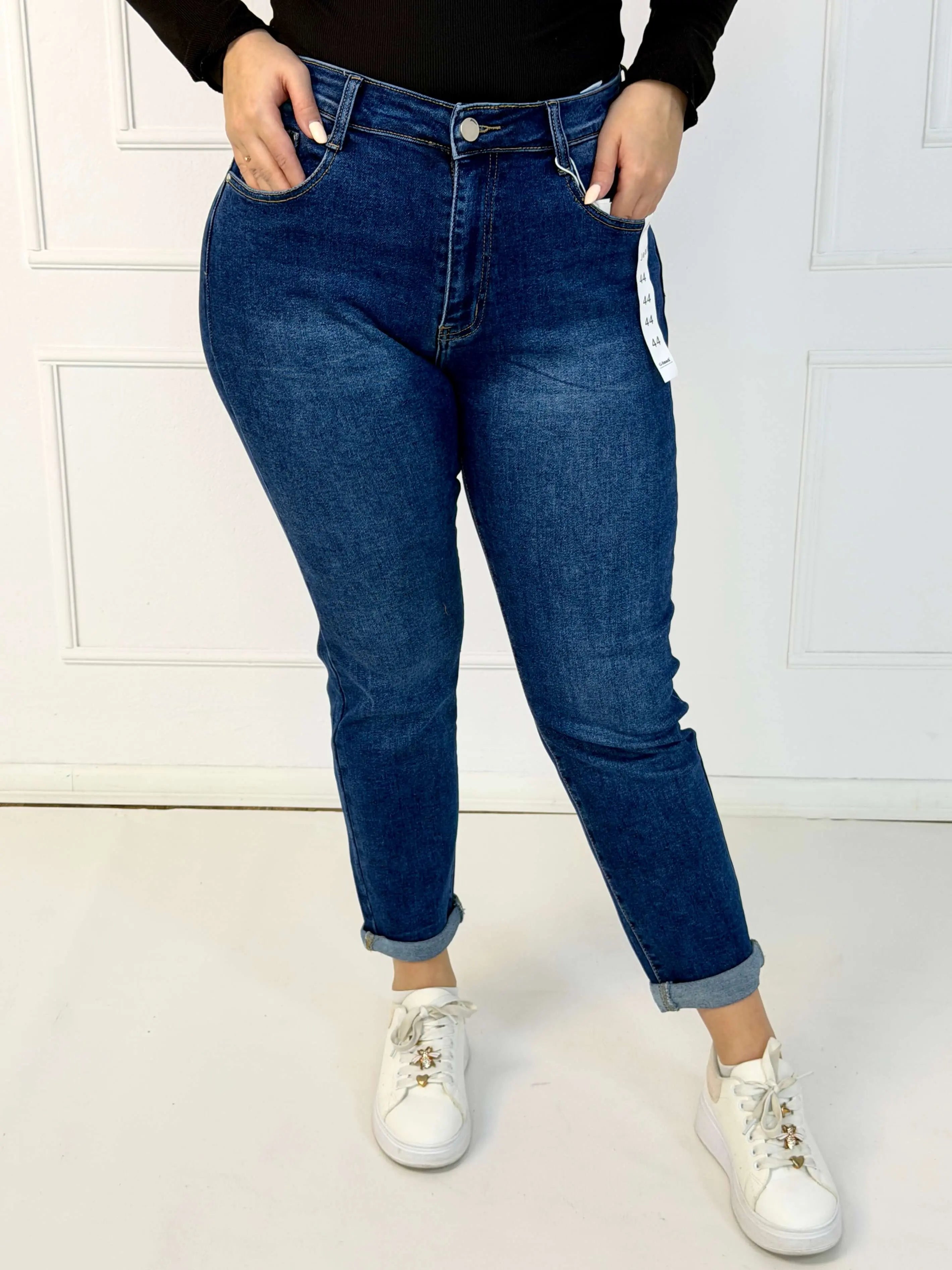 Jeansy plus size G-Smack mom fit XXL – granatowy denim z haftowanym kwiatem Stylowa XL
