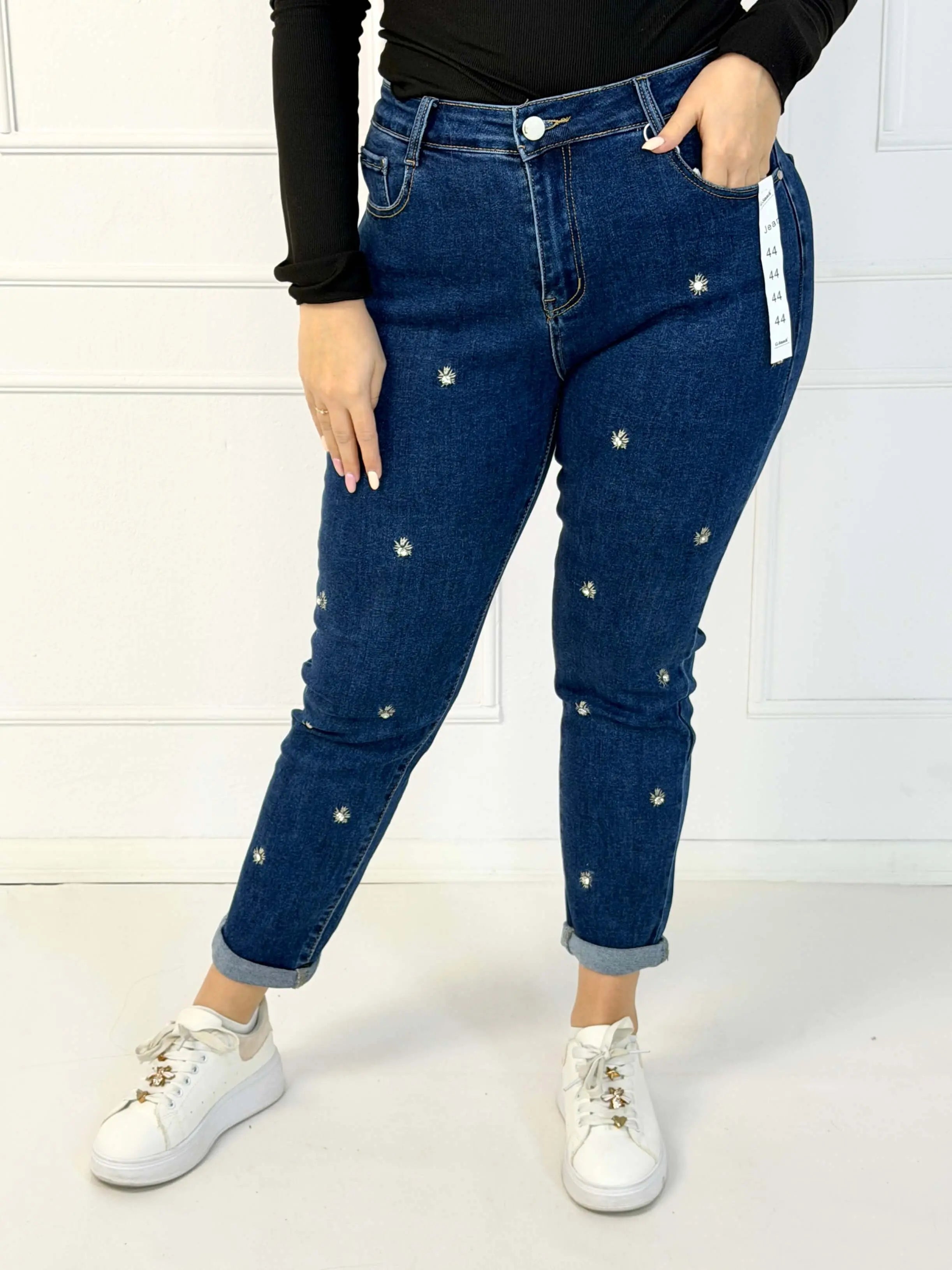 Jeansy plus size granatowe z ozdobnymi aplikacjami – spodnie damskie XXL Stylowa XL