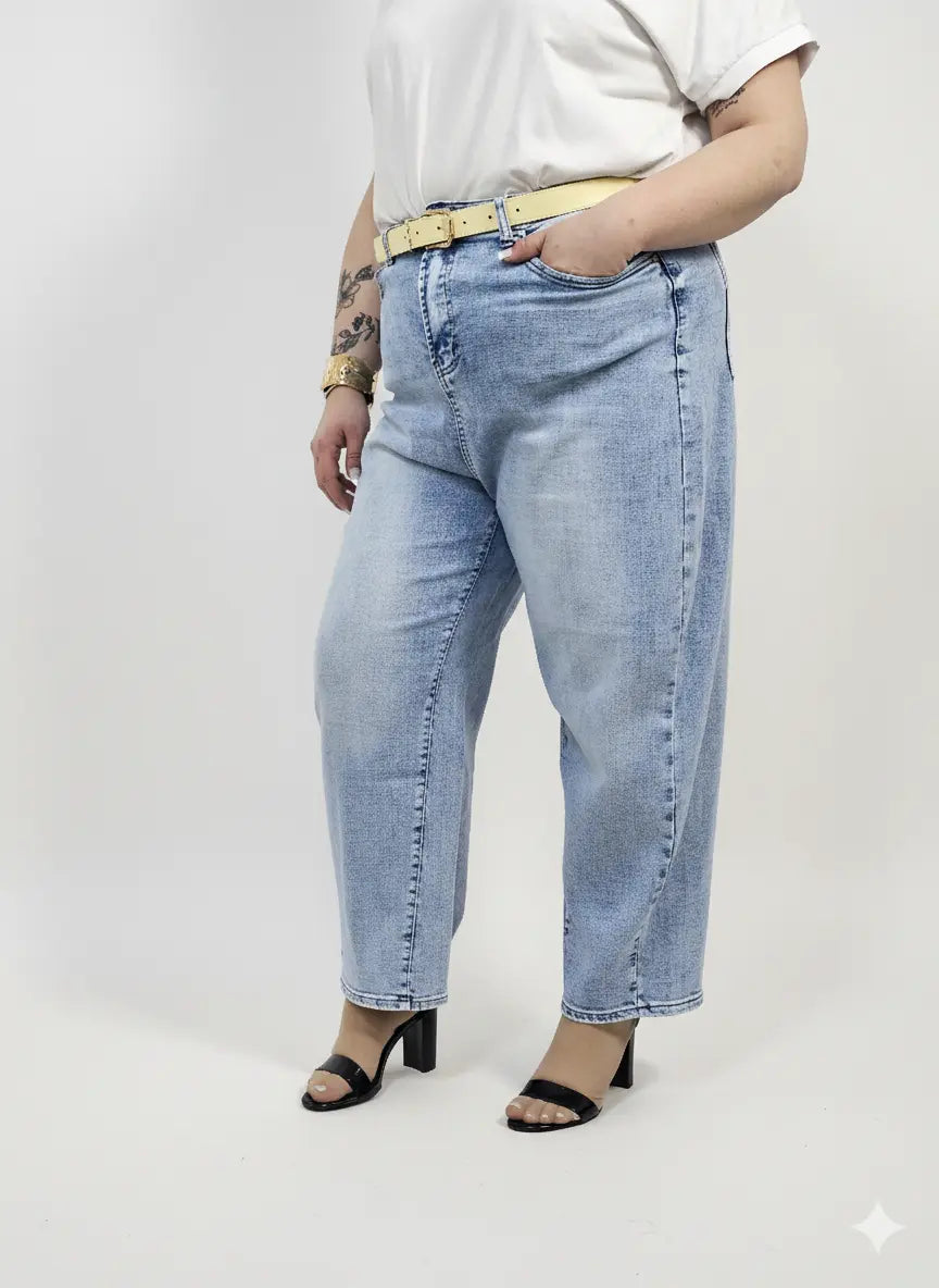 Jeansy plus size jasnoniebieskie z wysokim stanem – wygodne spodnie XXL Stylowa XL