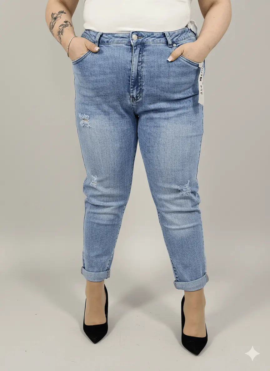 Jeansy plus size mom fit z przetarciami – modne spodnie damskie XXL Stylowa XL