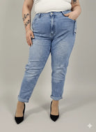 Jeansy plus size mom fit z przetarciami – modne spodnie damskie XXL Stylowa XL