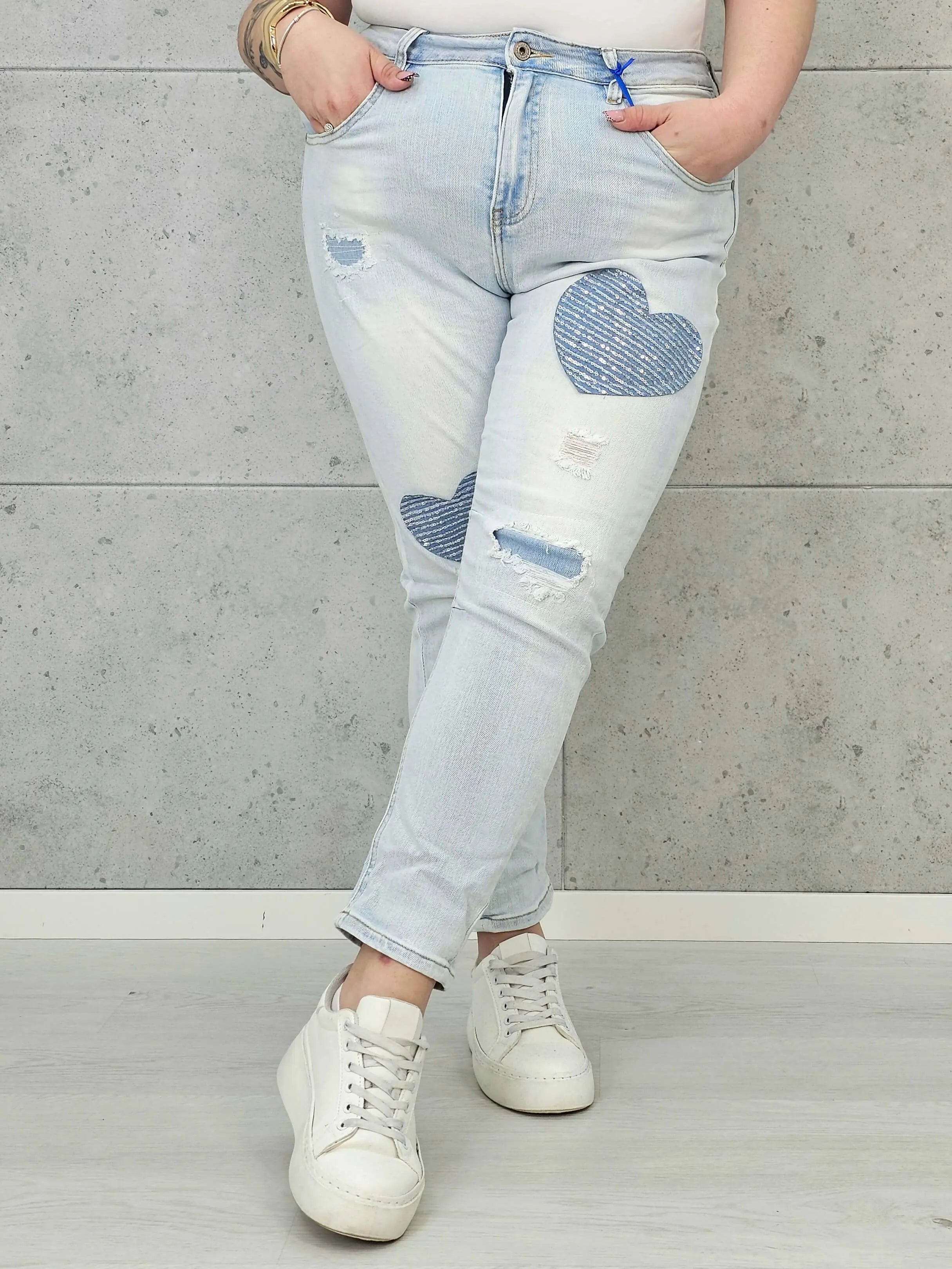 Jeansy plus size skinny z naszywkami – jasny denim XXL na co dzień Stylowa XL