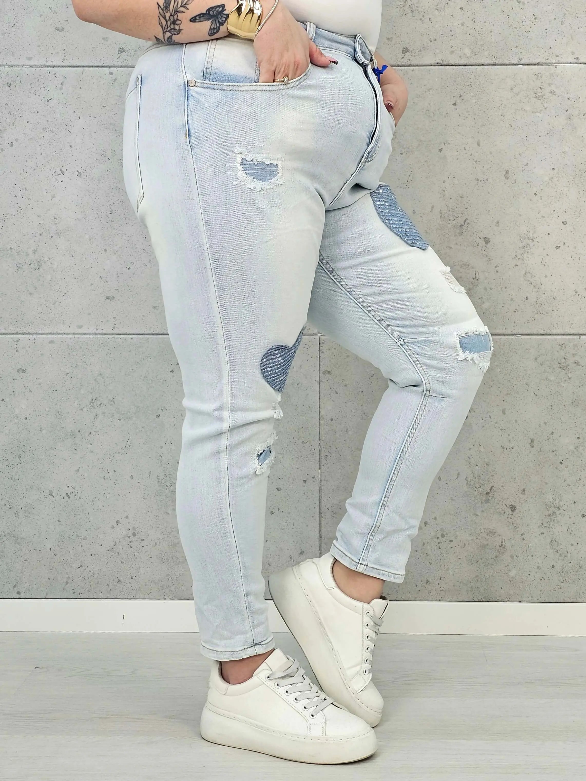 Jeansy plus size skinny z naszywkami – jasny denim XXL na co dzień Stylowa XL