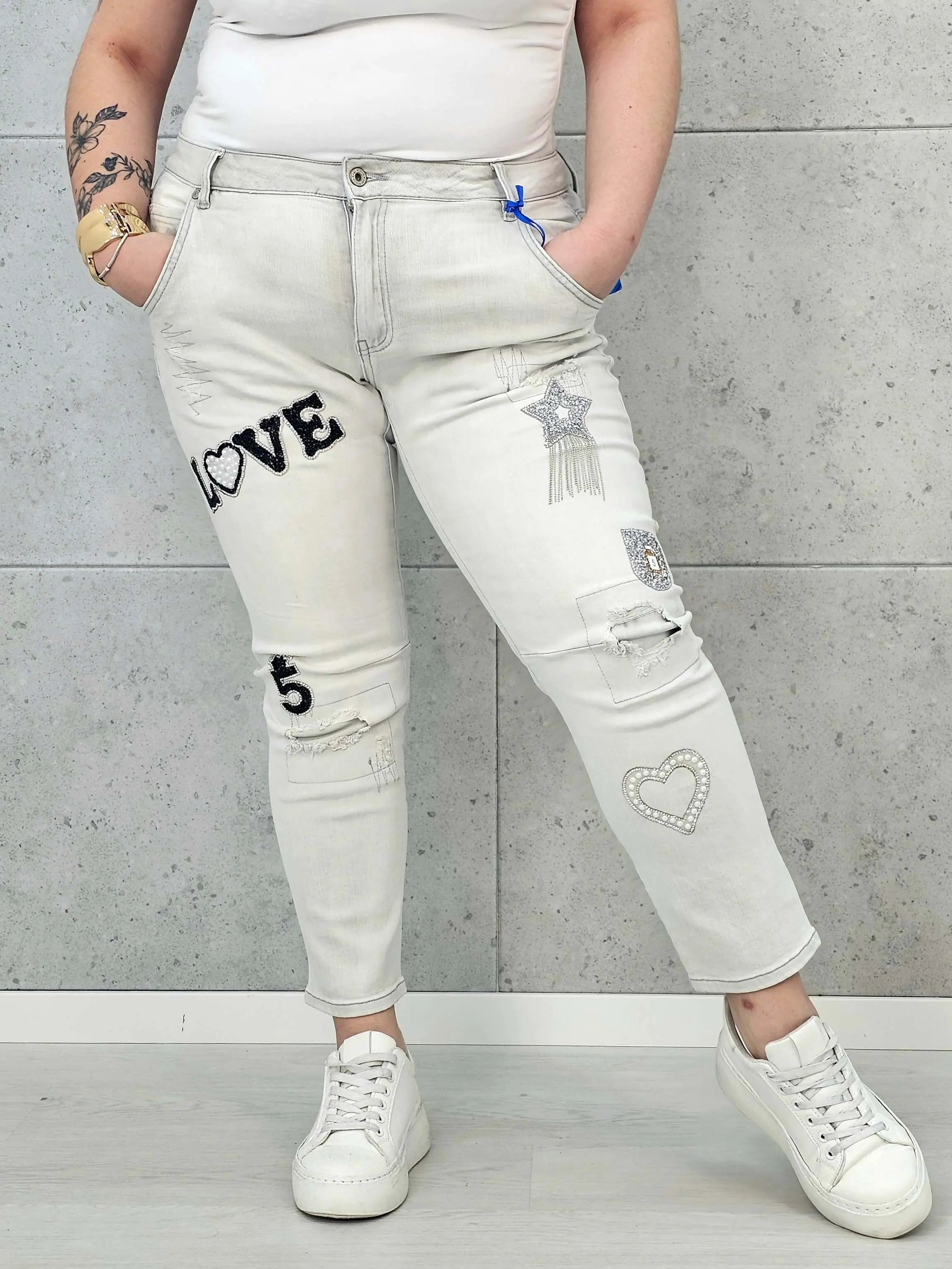 Jeansy plus size w szarym denimie – modne spodnie XXL dla kobiet Stylowa XL