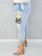 Jeansy plus size z naszywkami moro i cekinami – modne i wygodne Stylowa XL Stylowa XL