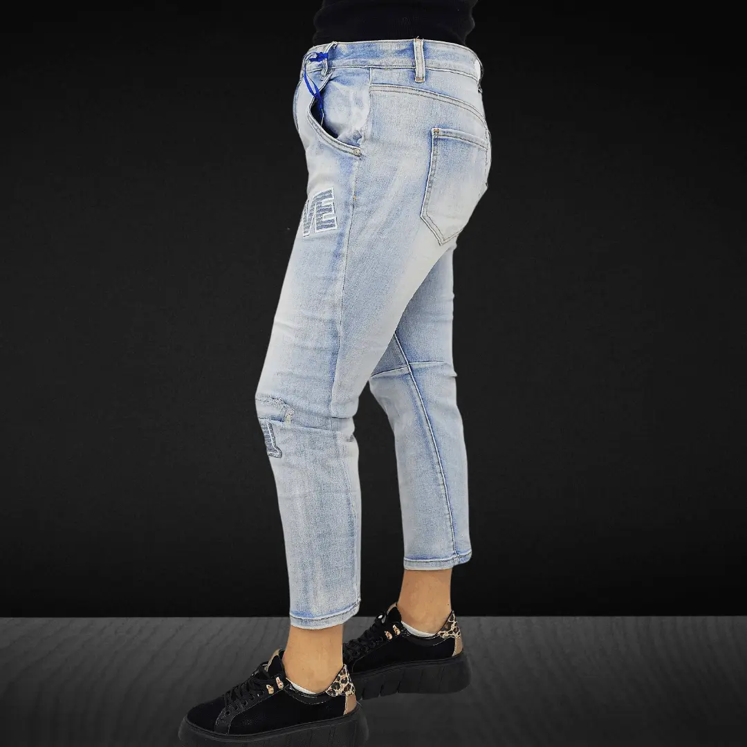 Jeansy z cekinowym napisem "LOVE" Stylowa XL