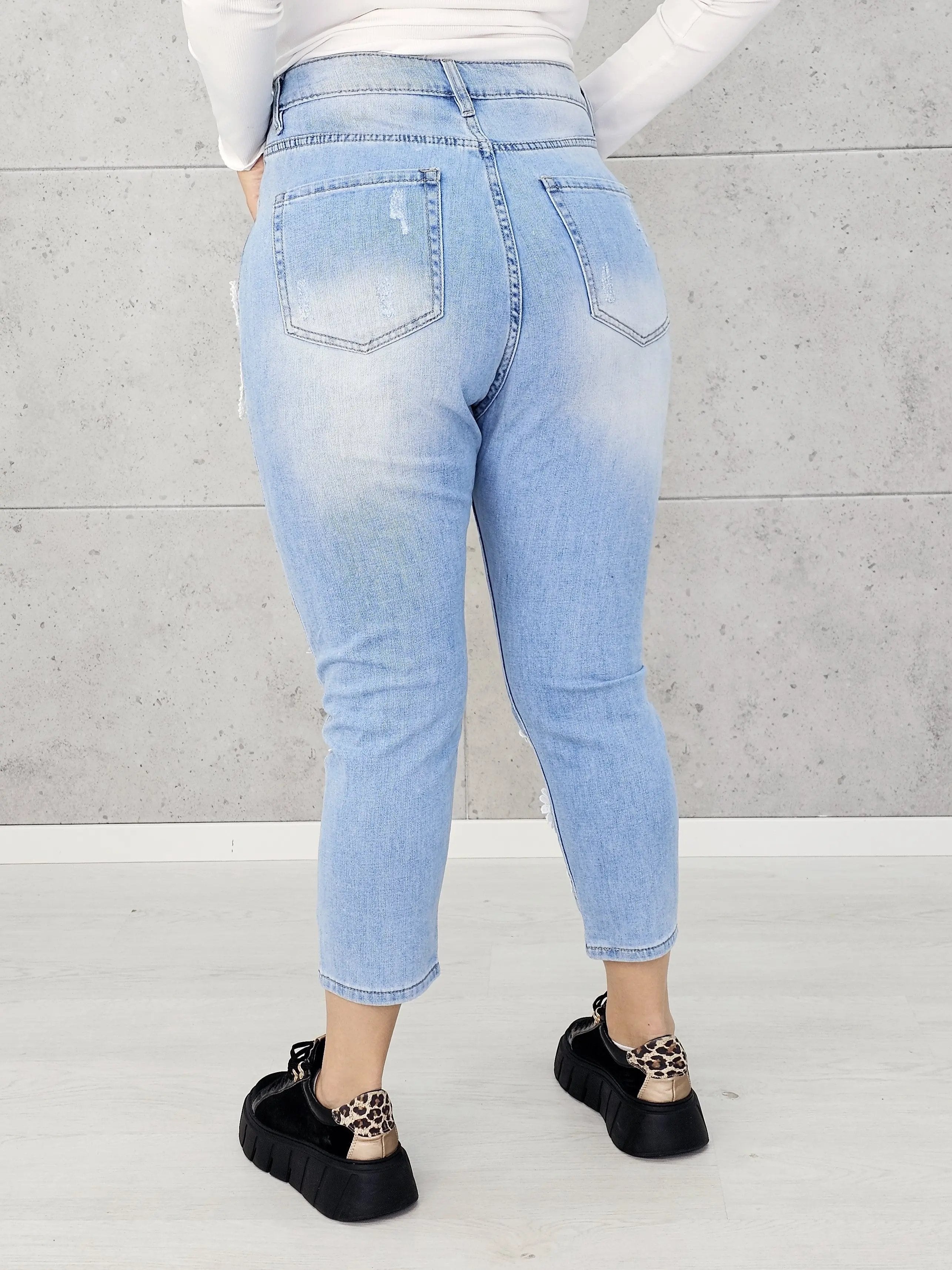 Jeansy z koronkowymi aplikacjami i sercem z cekinów Stylowa XL