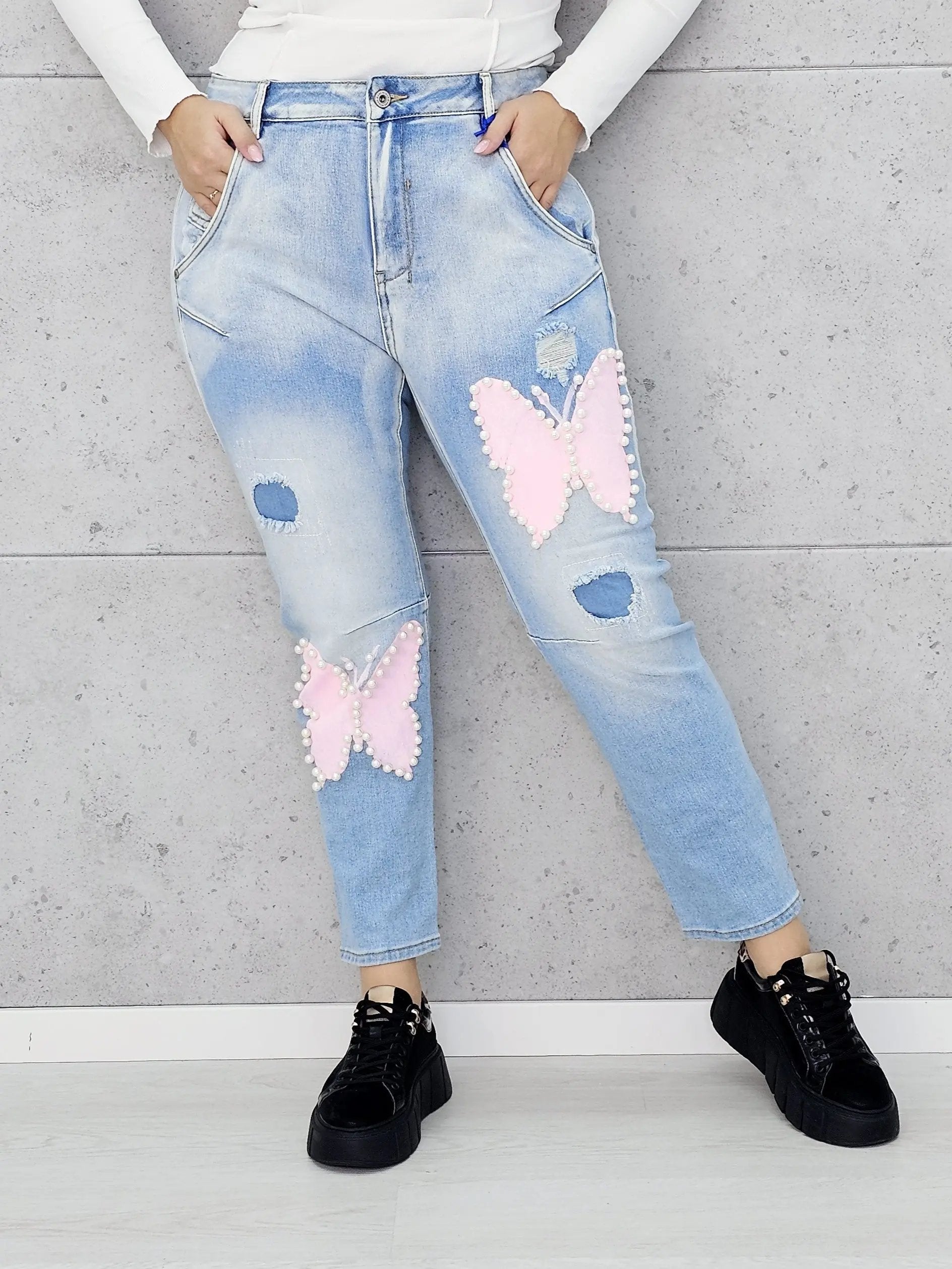Jeansy z różowymi motylami i perełkami Stylowa XL