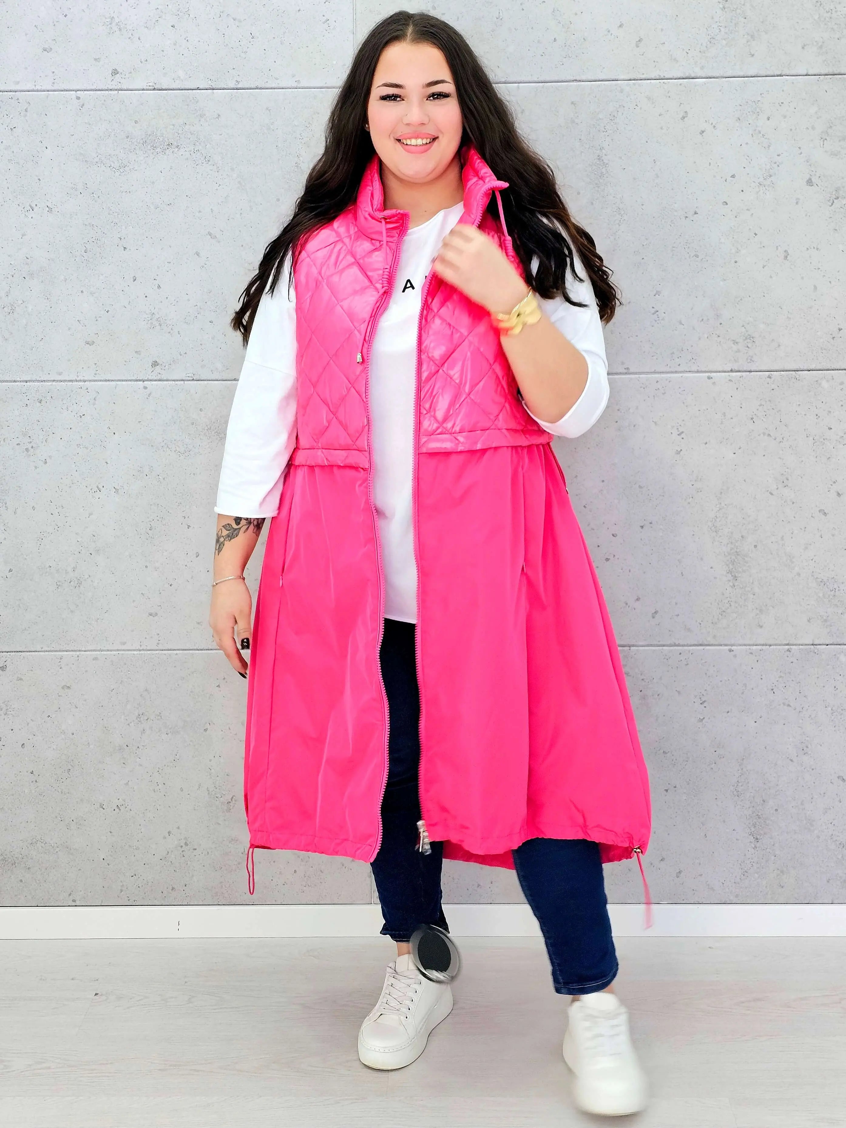 Kamizelka plus size długa z pikowaną górą – kolor i styl na chłodniejsze dni Stylowa XL