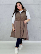 Kamizelka plus size długa z pikowaną górą – kolor i styl na chłodniejsze dni Stylowa XL