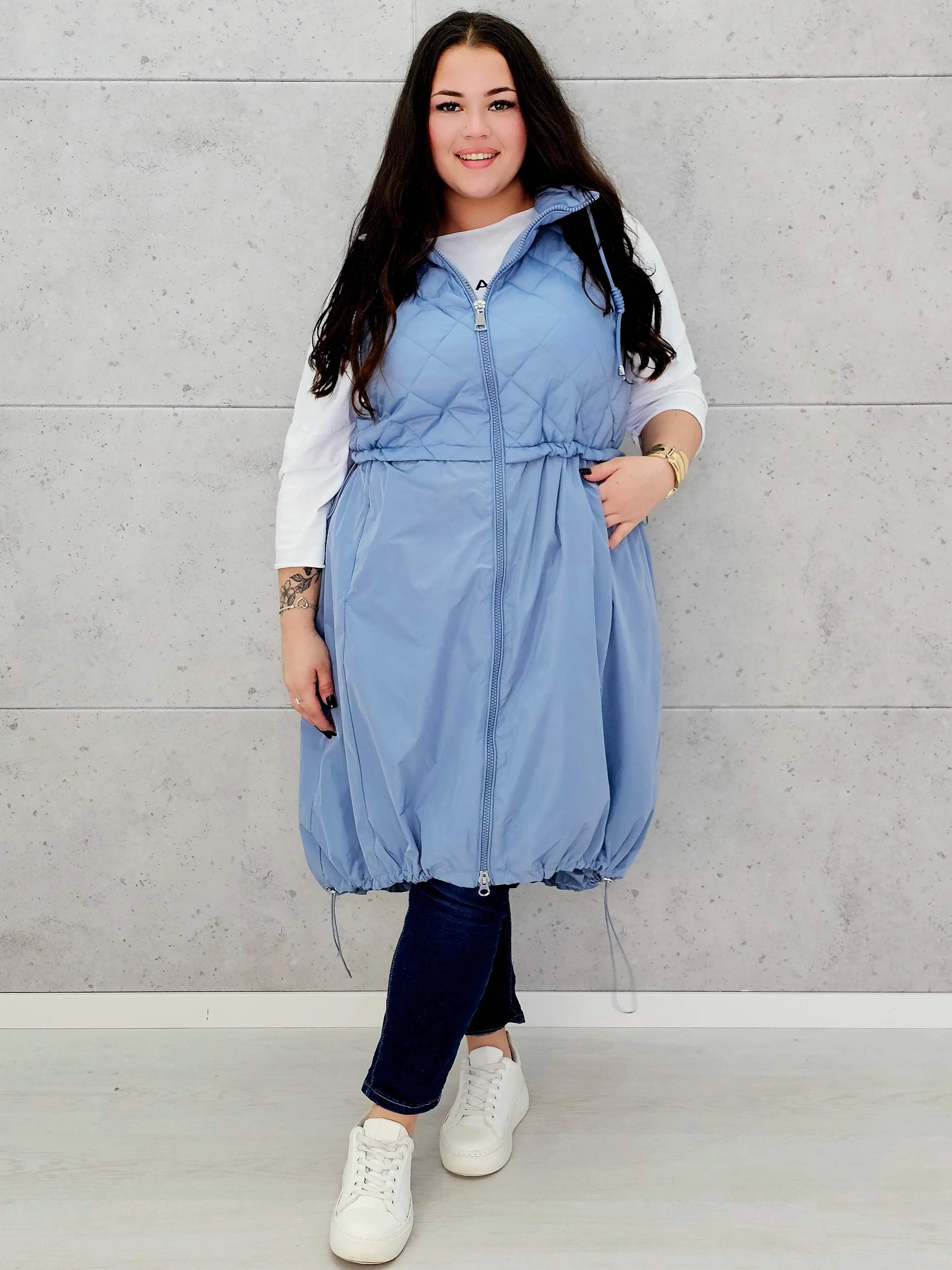 Kamizelka plus size długa z pikowaną górą – kolor i styl na chłodniejsze dni Stylowa XL