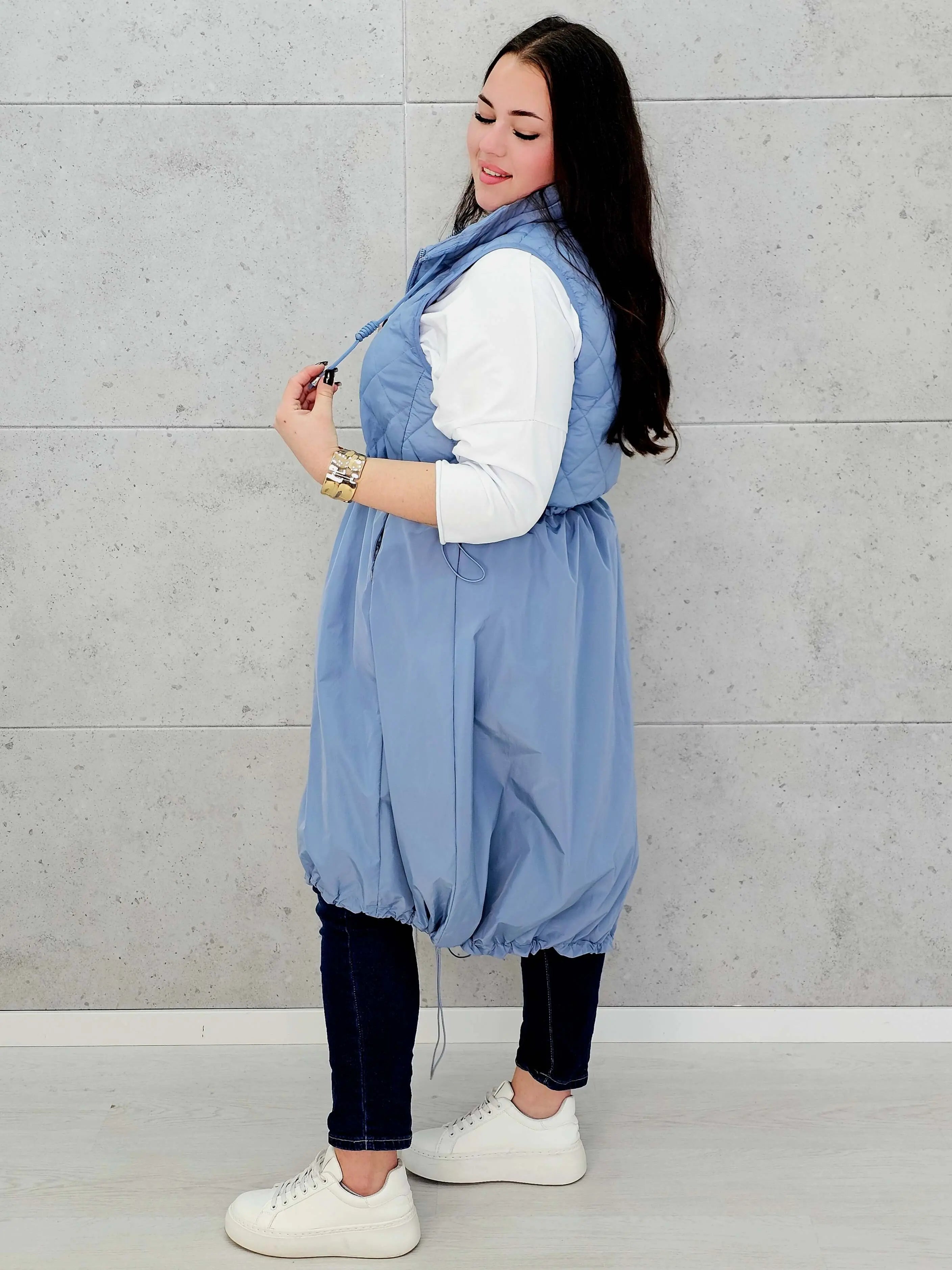 Kamizelka plus size długa z pikowaną górą – kolor i styl na chłodniejsze dni Stylowa XL