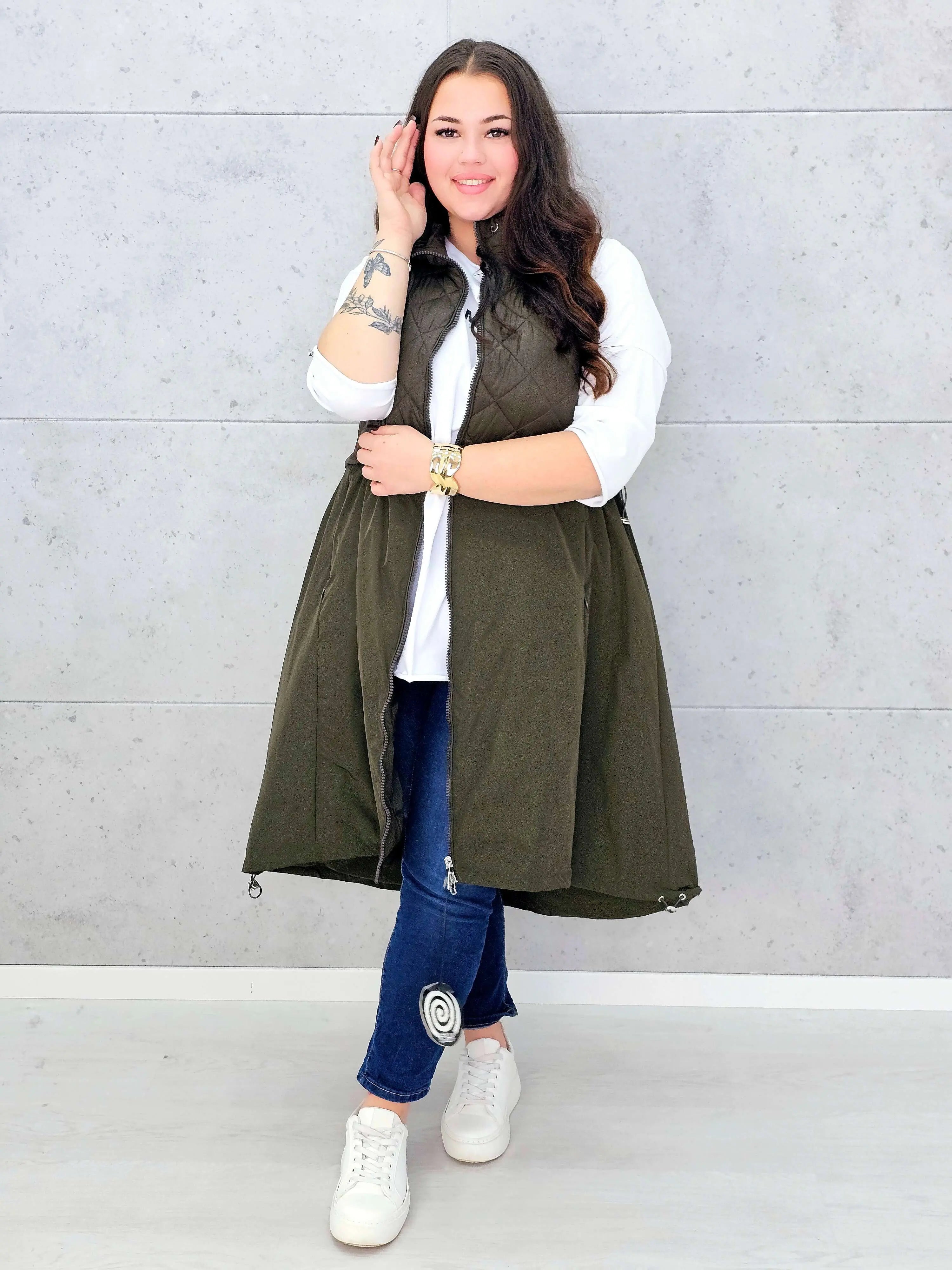 Kamizelka plus size długa z pikowaną górą – kolor i styl na chłodniejsze dni Stylowa XL