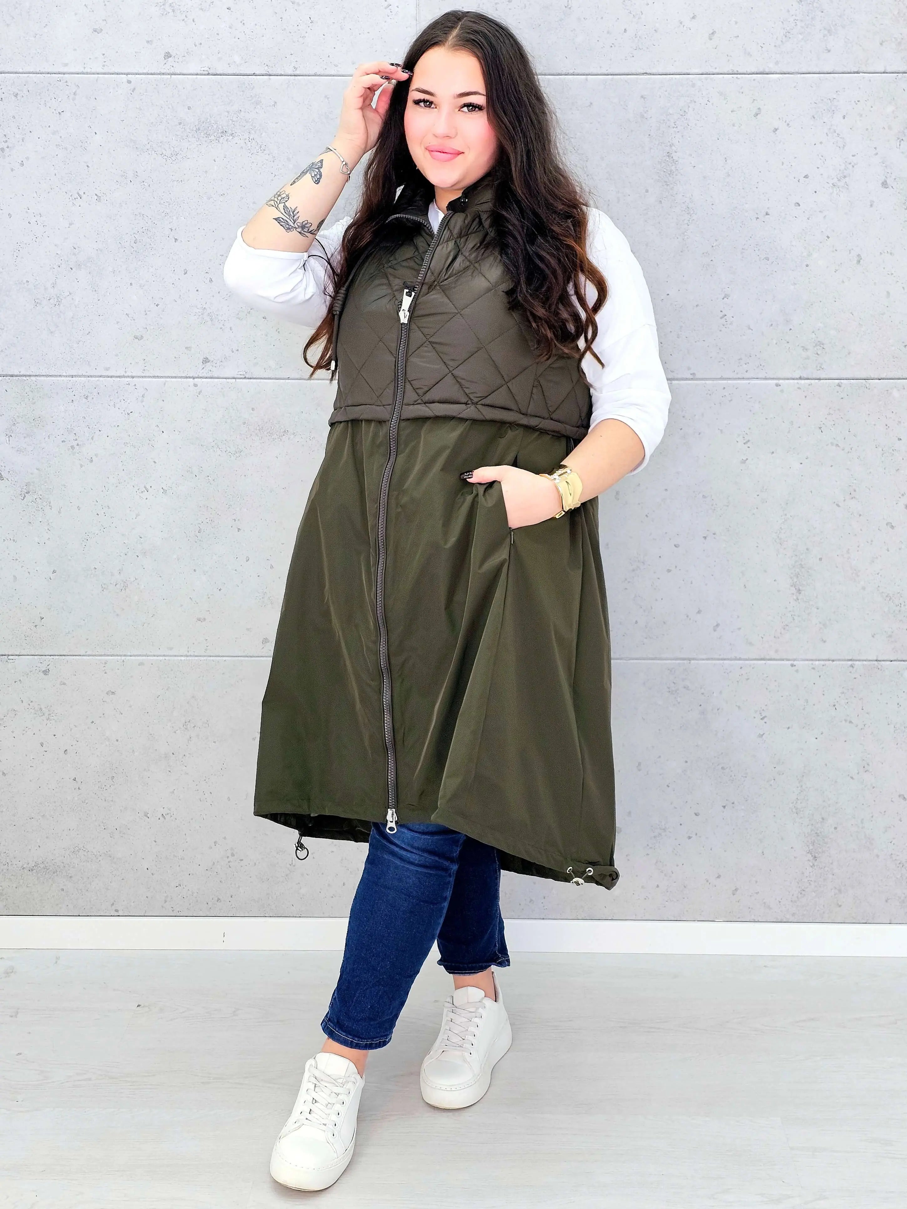 Kamizelka plus size długa z pikowaną górą – kolor i styl na chłodniejsze dni Stylowa XL