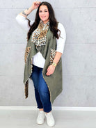 Kamizelka plus size z futerkiem w zwierzęcy wzór – modny akcent i ciepło w jednym Stylowa XL