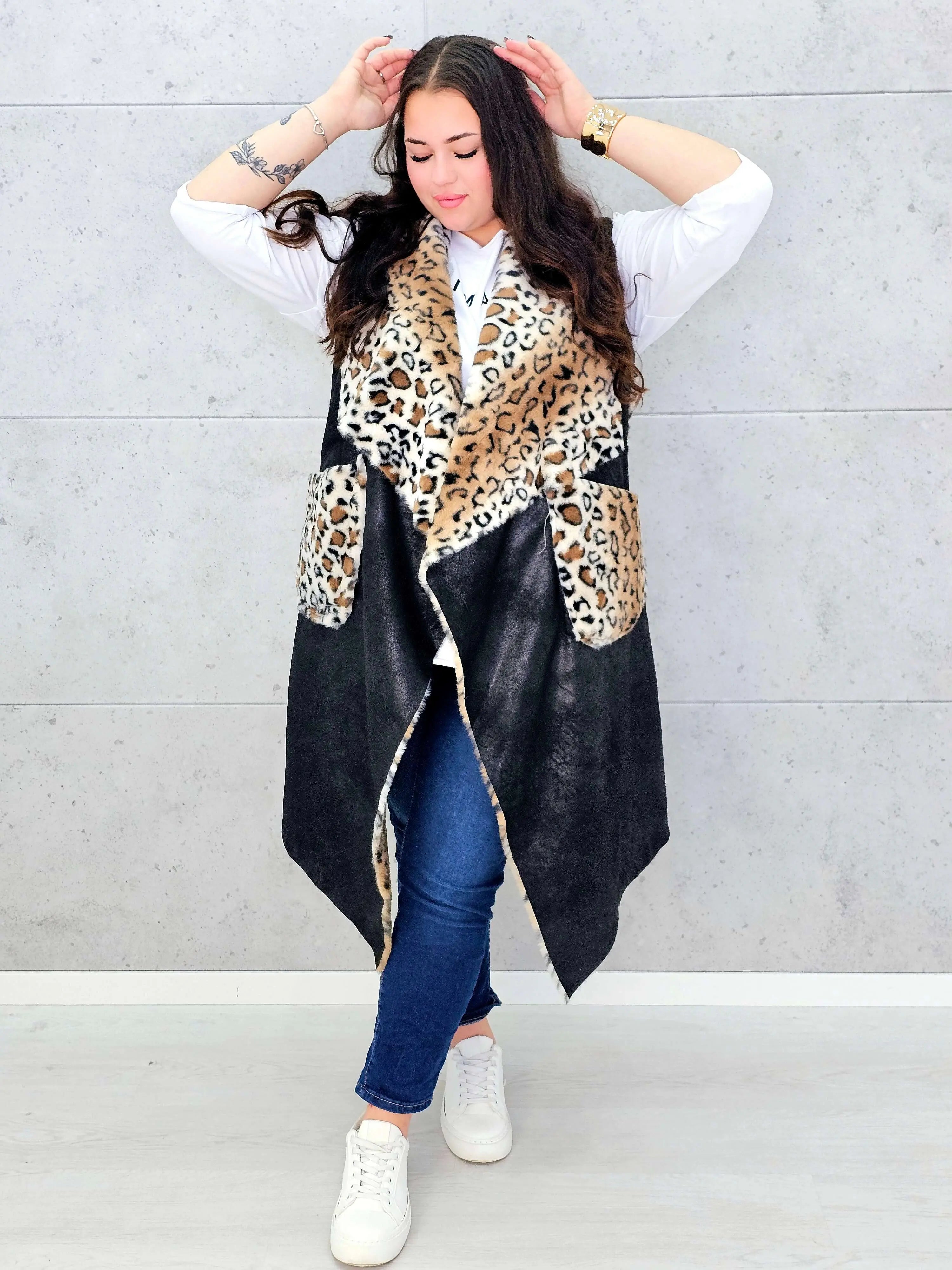 Kamizelka plus size z futerkiem w zwierzęcy wzór – modny akcent i ciepło w jednym Stylowa XL