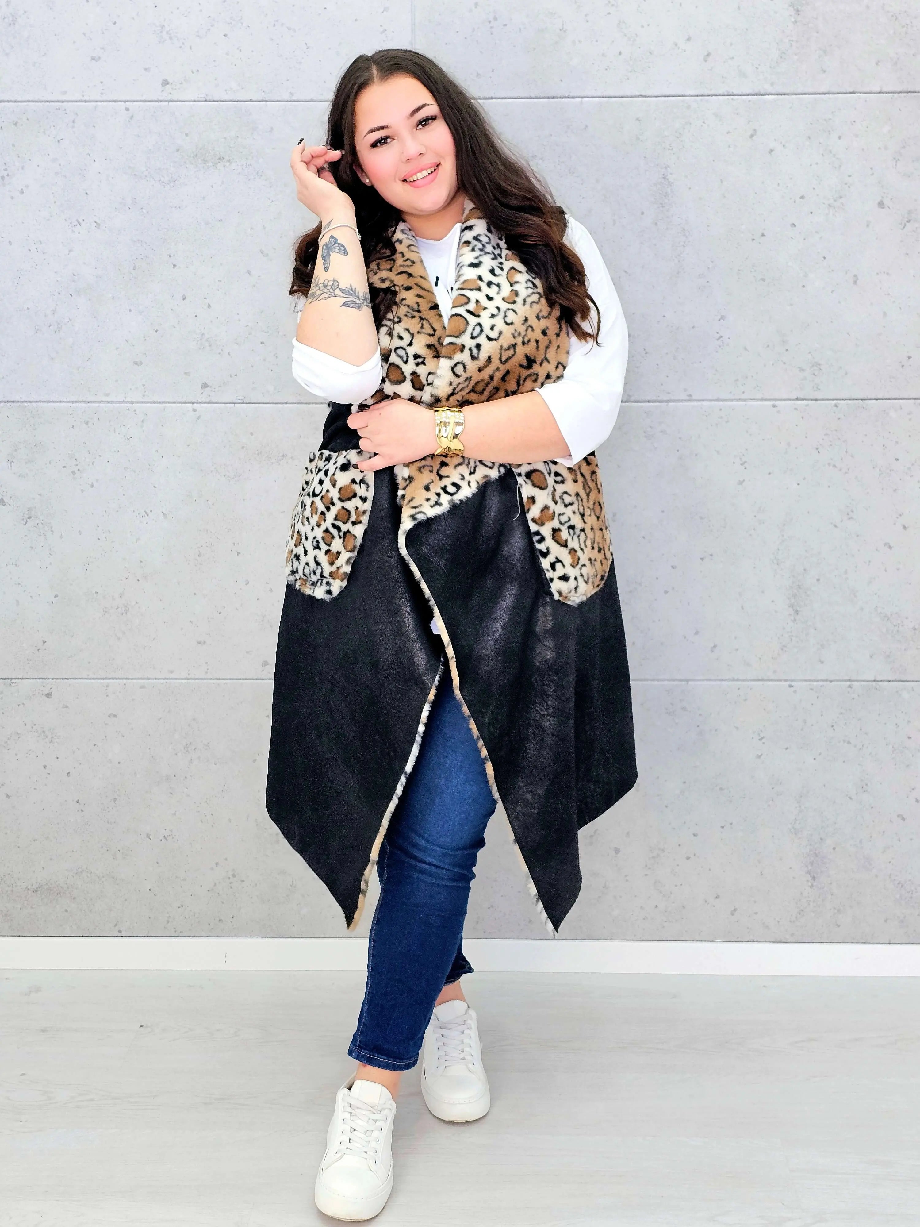 Kamizelka plus size z futerkiem w zwierzęcy wzór – modny akcent i ciepło w jednym Stylowa XL