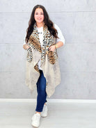 Kamizelka plus size z futerkiem w zwierzęcy wzór – modny akcent i ciepło w jednym Stylowa XL