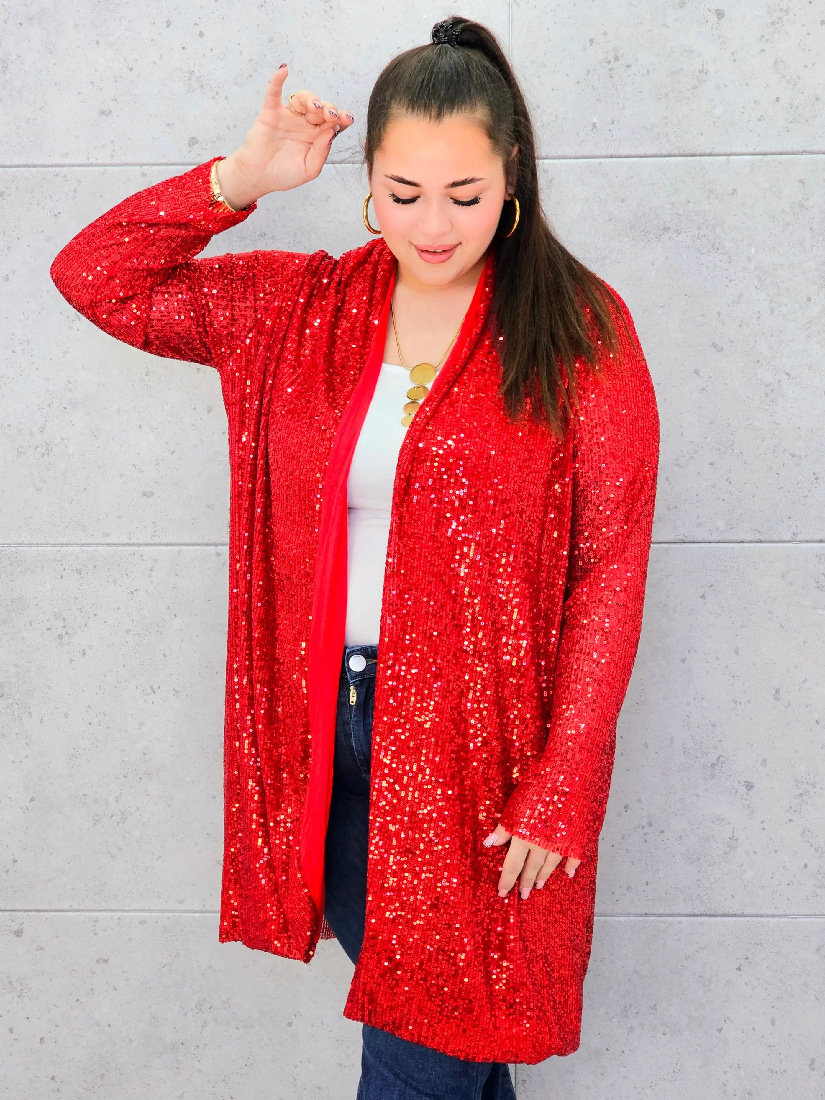 Kardigan plus size czerwony cekinowy – elegancki kardigan XXL z cekinami Stylowa XL