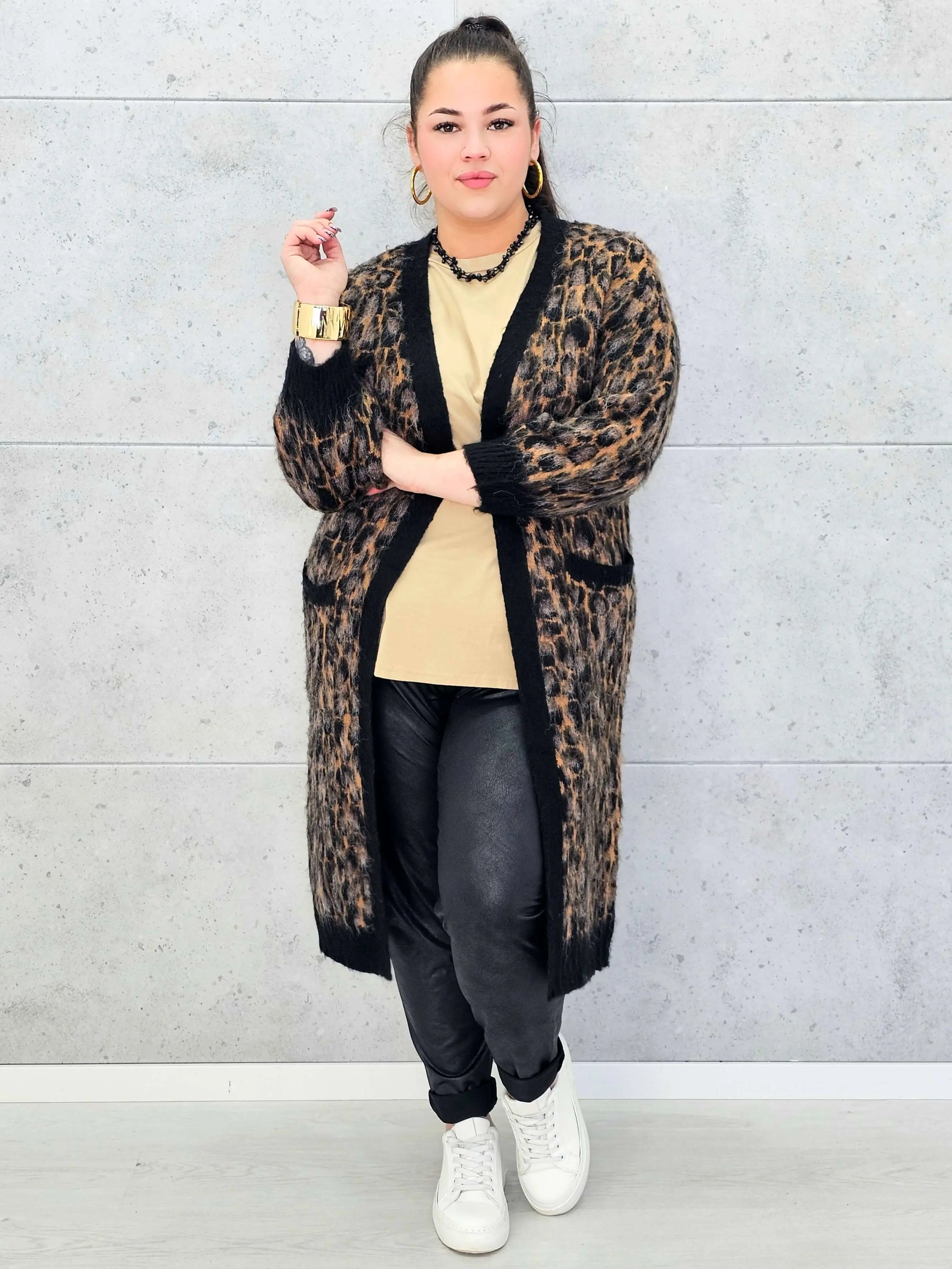 Kardigan plus size z motywem panterki – długi, ciepły i stylowy model plus size Stylowa XL