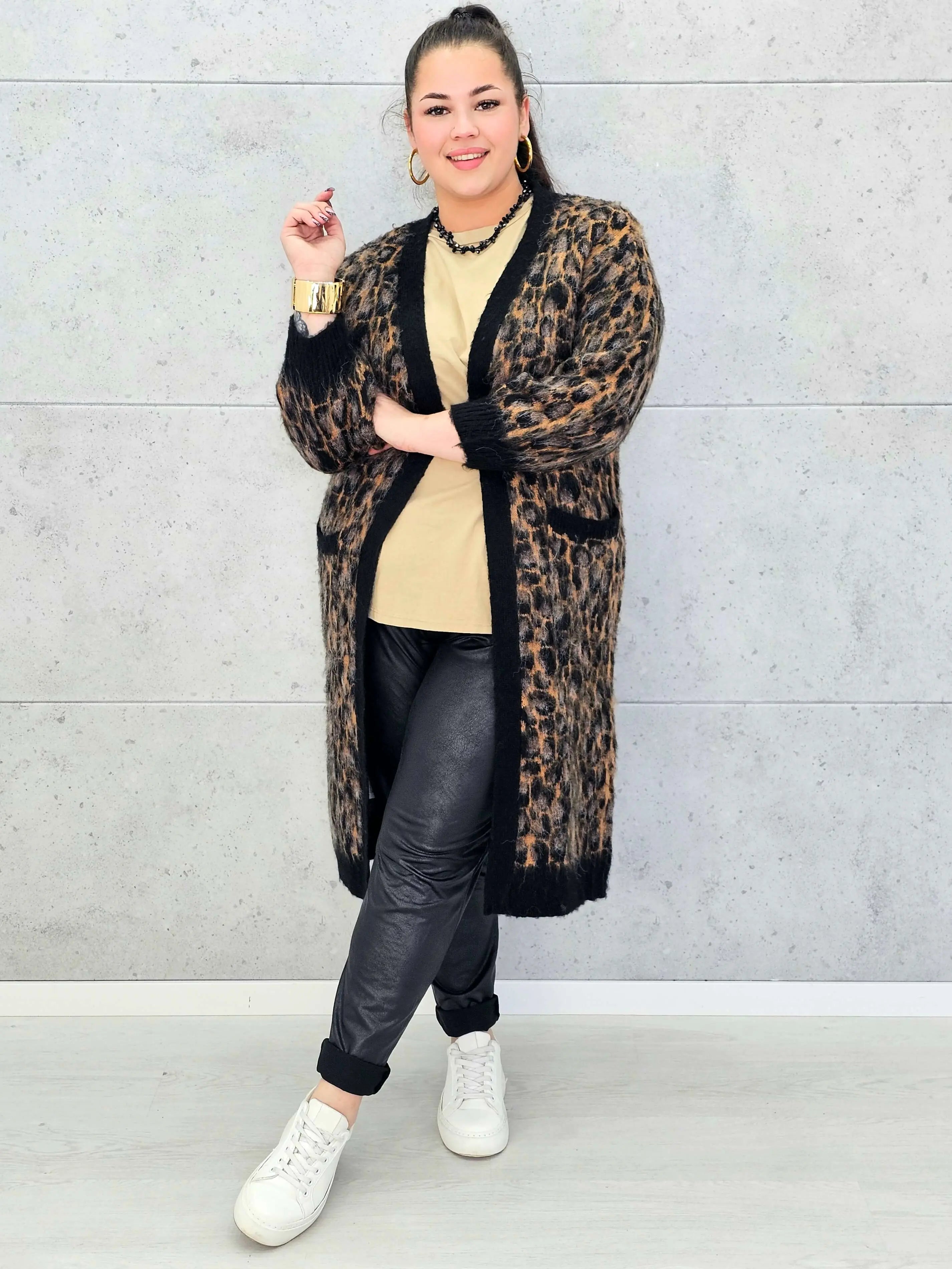 Kardigan plus size z motywem panterki – długi, ciepły i stylowy model plus size Stylowa XL