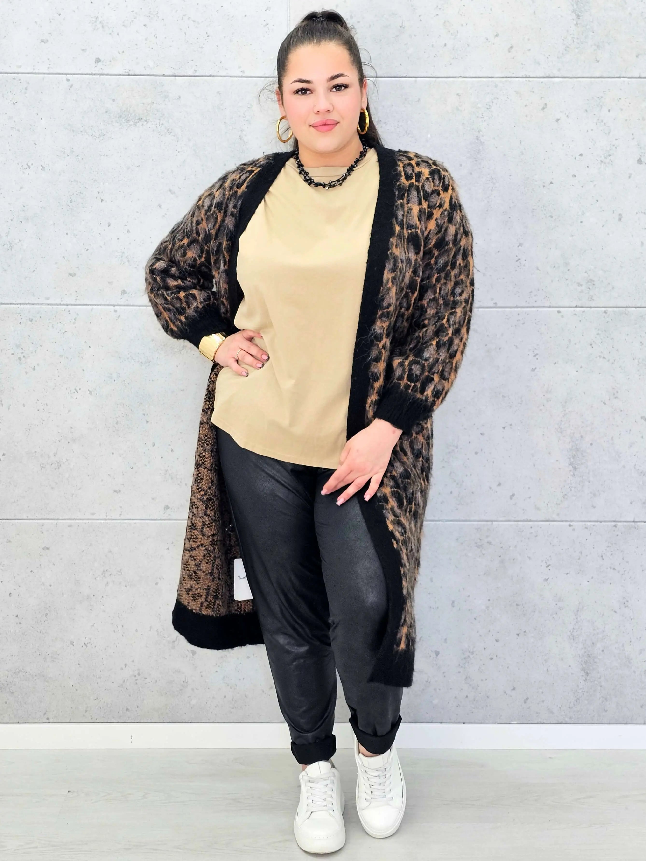 Kardigan plus size z motywem panterki – długi, ciepły i stylowy model plus size Stylowa XL