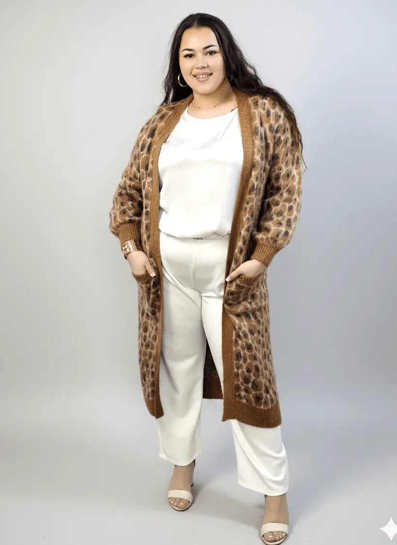 Kardigan plus size z motywem panterki – długi, ciepły i stylowy model plus size Stylowa XL