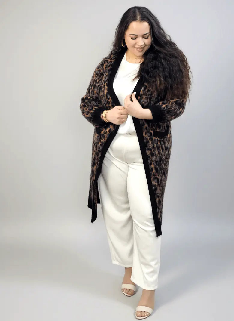 Kardigan plus size z motywem panterki – długi, ciepły i stylowy model plus size Stylowa XL