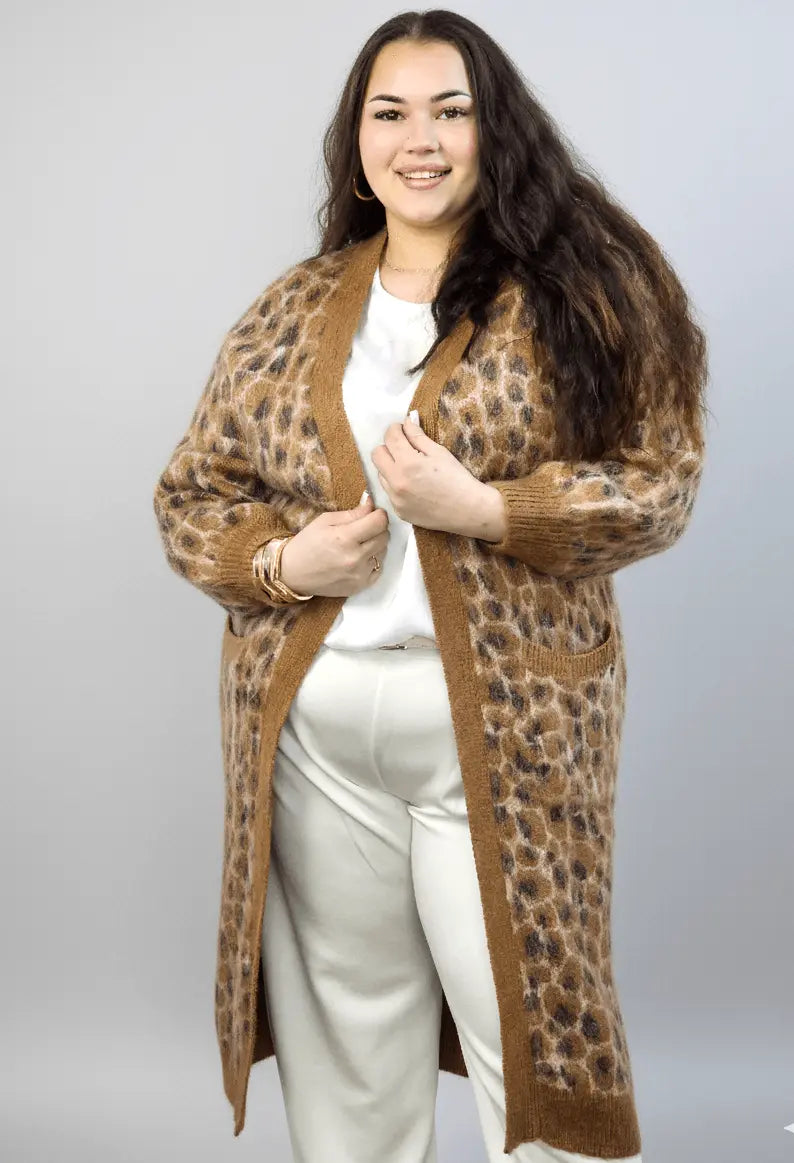 Kardigan plus size z motywem panterki – długi, ciepły i stylowy model plus size Stylowa XL