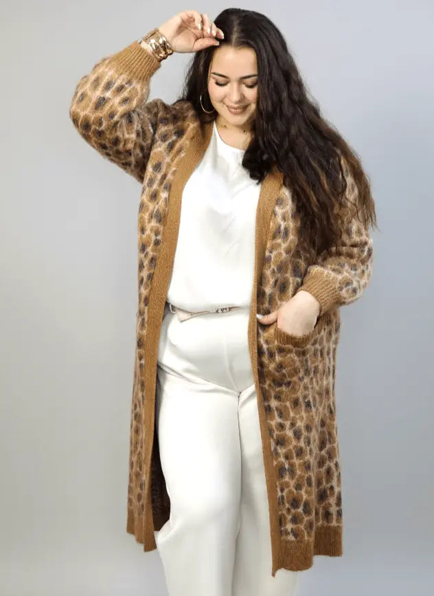 Kardigan plus size z motywem panterki – długi, ciepły i stylowy model plus size Stylowa XL