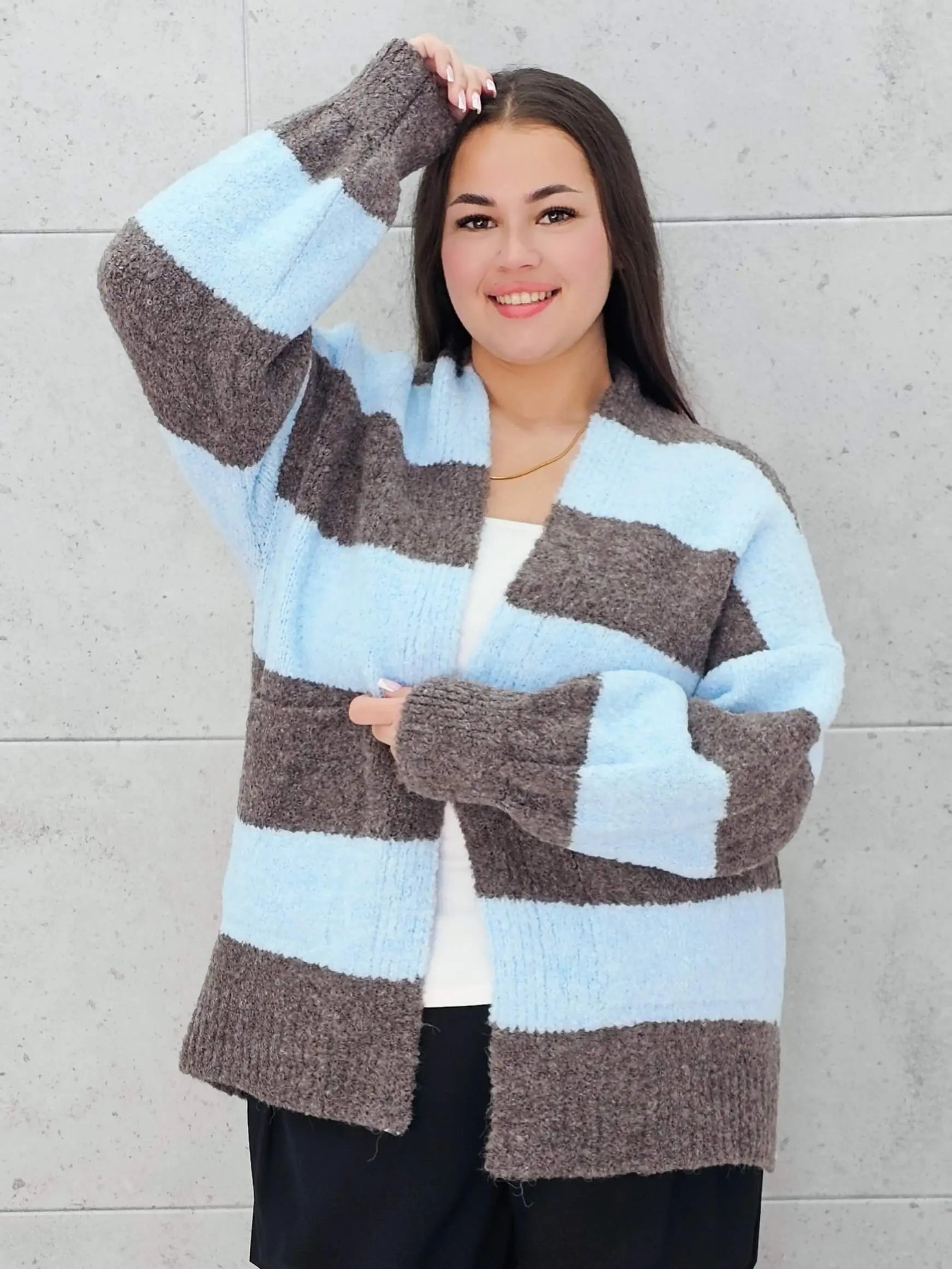 Kardigan w pasy plus size – modny, wygodny i stylowy wybór dla kobiet Stylowa XL