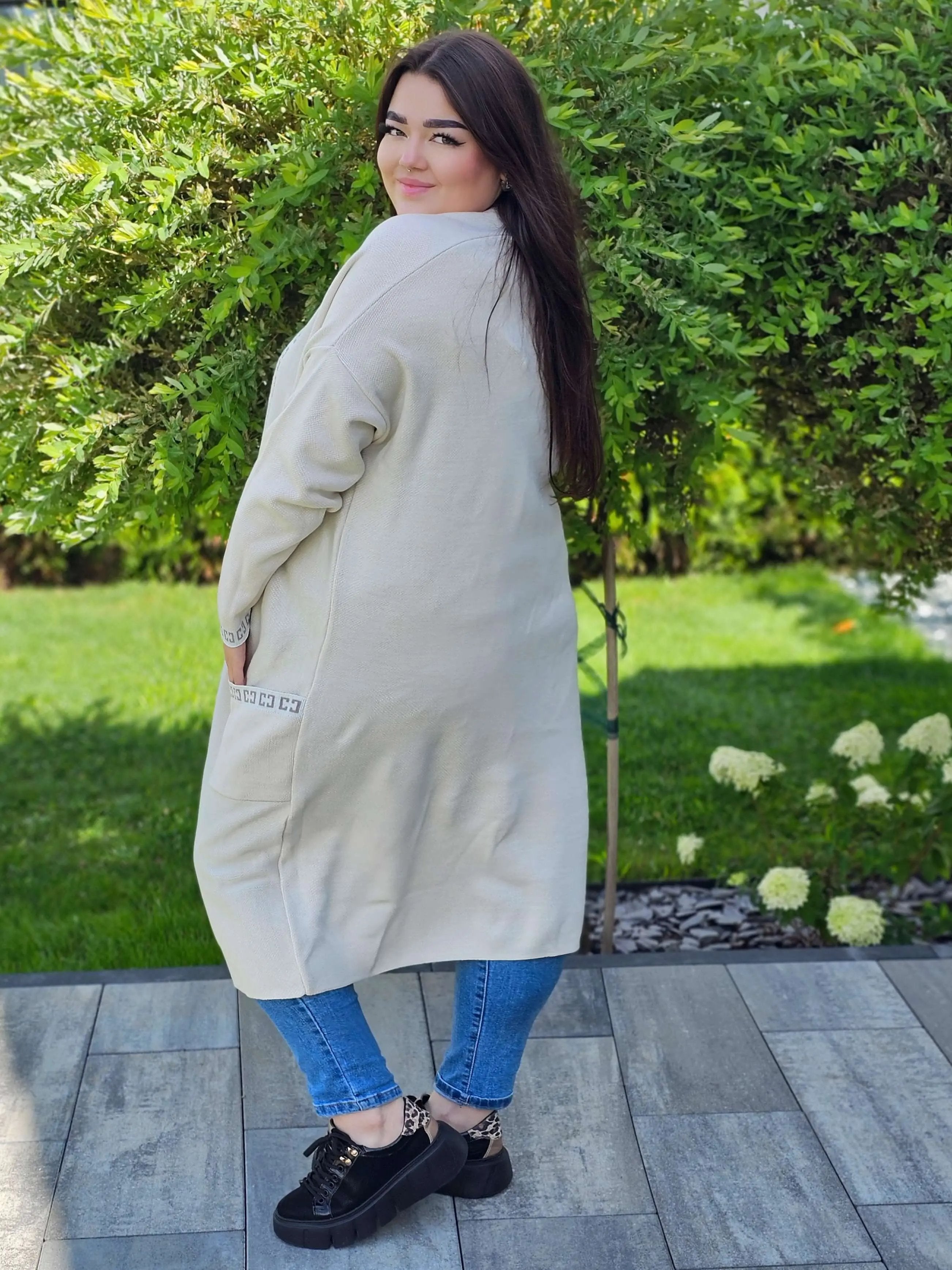 Kardigan z wstawką wzoru ,paseczek do przewiązania - jasny beż Stylowa XL