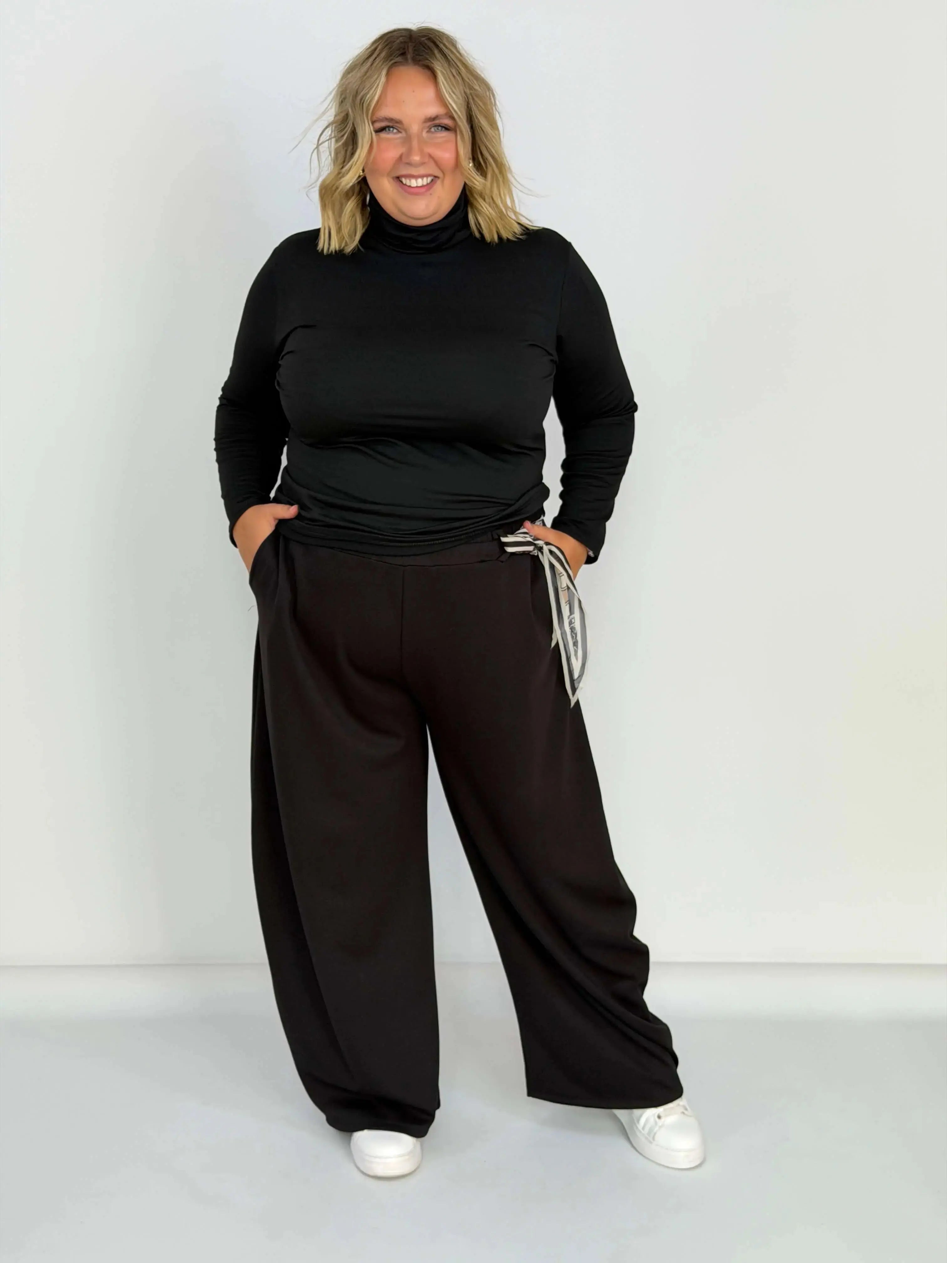 Klasyczny golf Plus Size z miękkiego, elastycznego materiału Stylowa XL