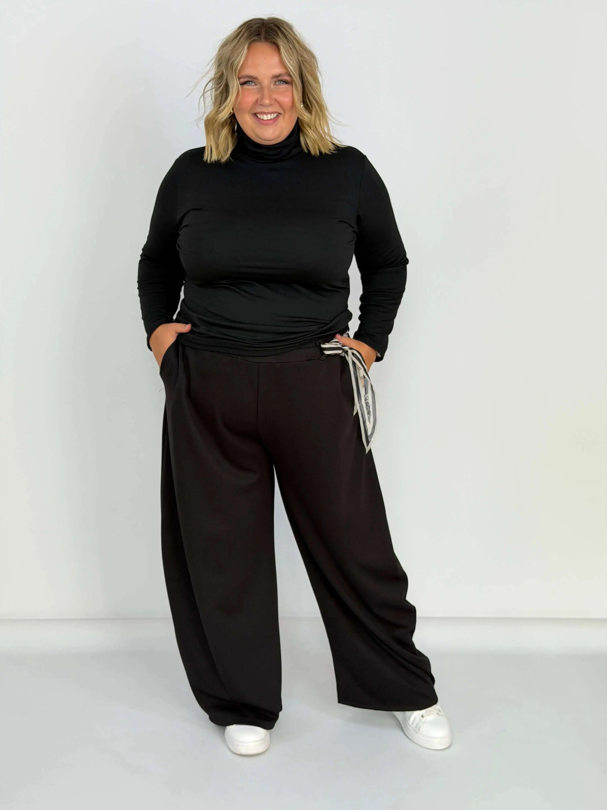 Klasyczny golf Plus Size z miękkiego, elastycznego materiału Stylowa XL