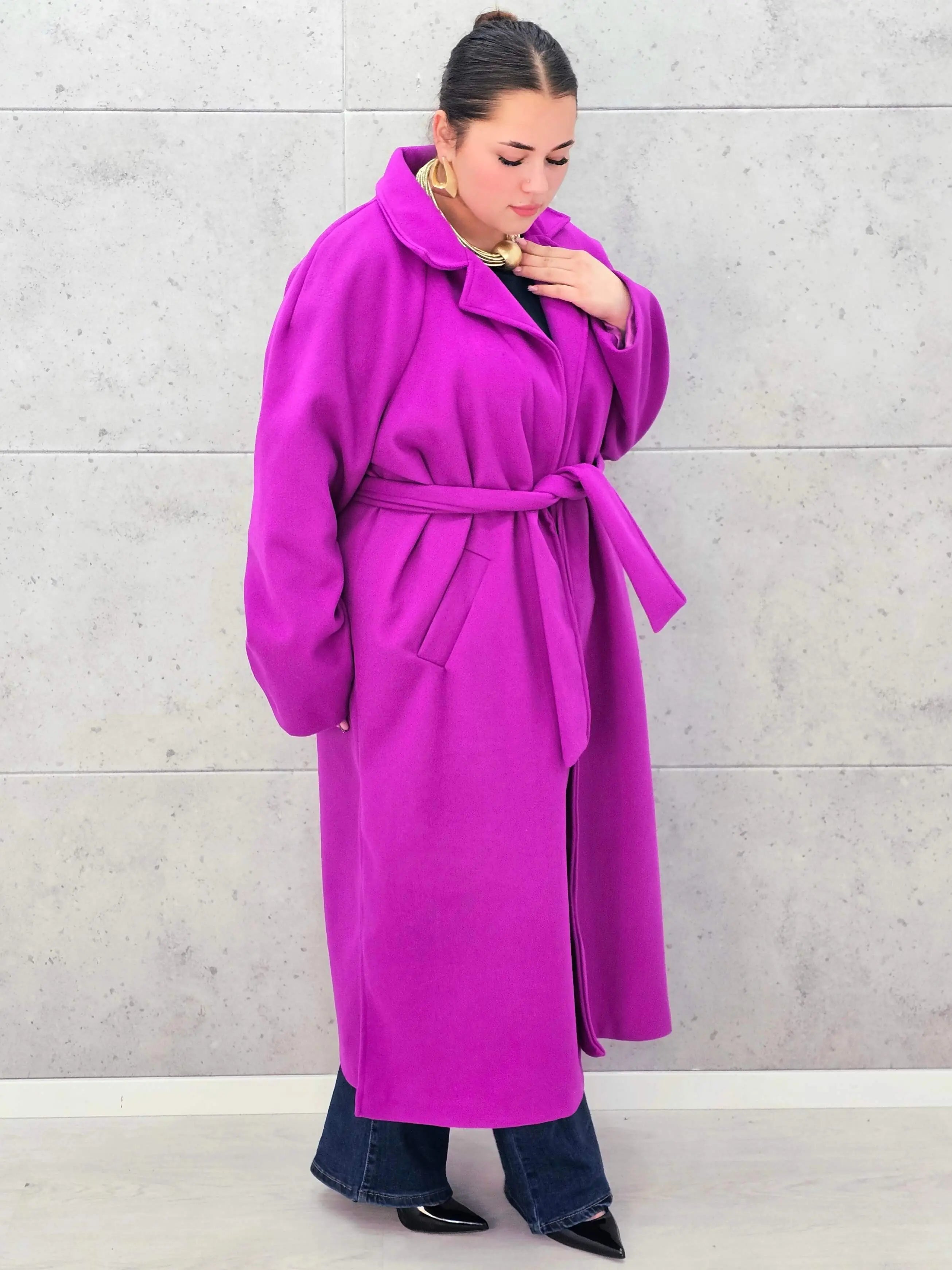 Klasyczny płaszcz damski – elegancja i styl w najlepszym wydaniu Plus Size Stylowa XL