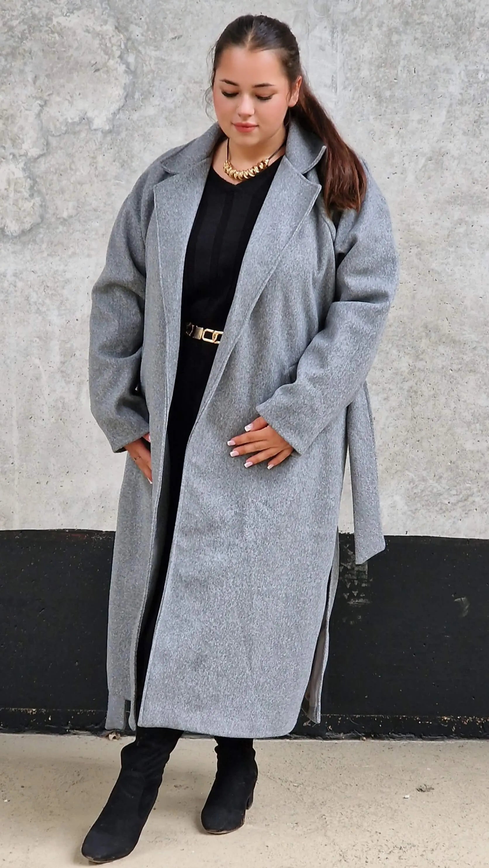 Klasyczny płaszcz damski – elegancja i styl w najlepszym wydaniu Plus Size Stylowa XL