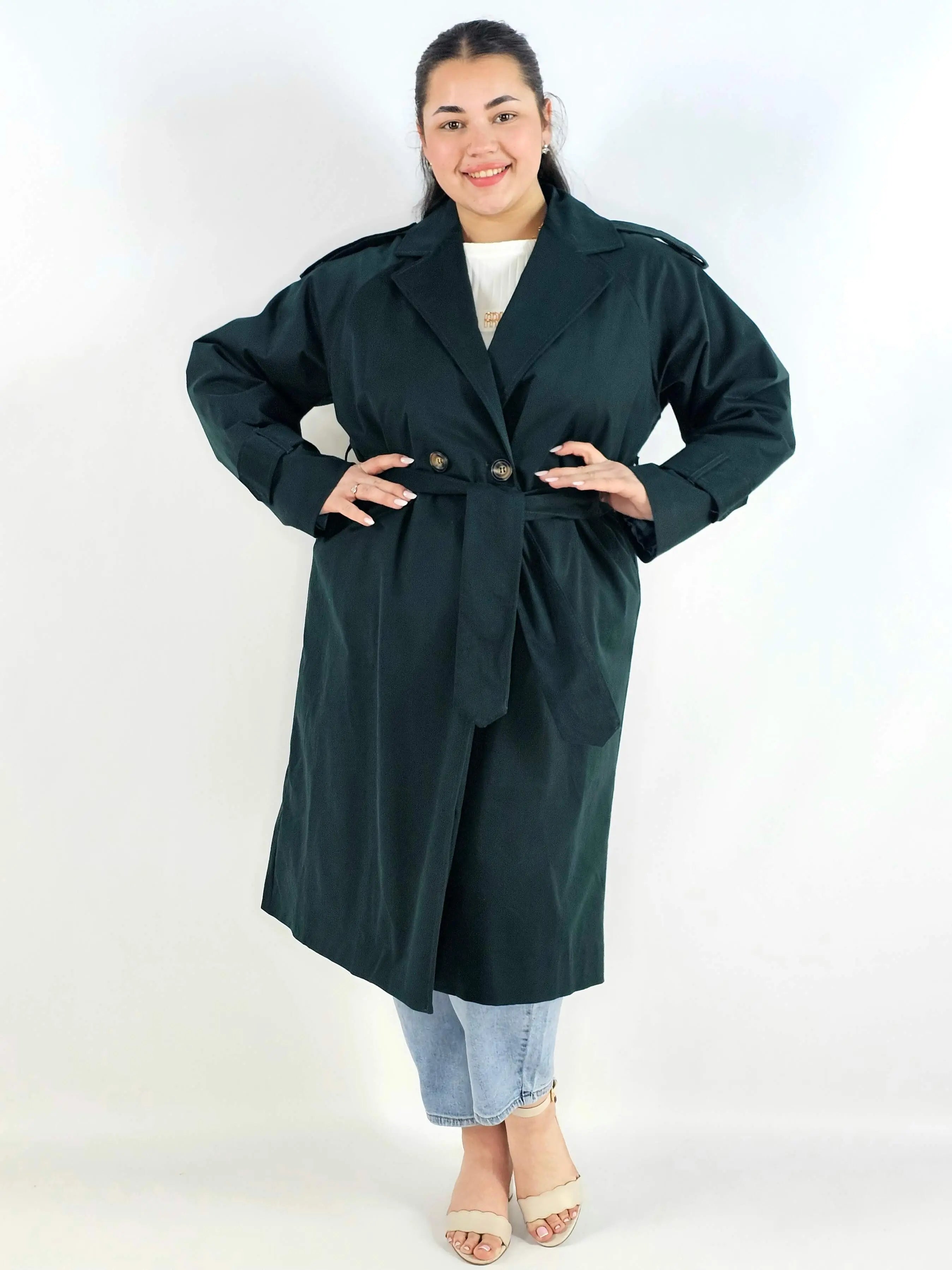 Klasyczny trencz – elegancki płaszcz dla każdej kobiety | Stylowa XL Stylowa XL