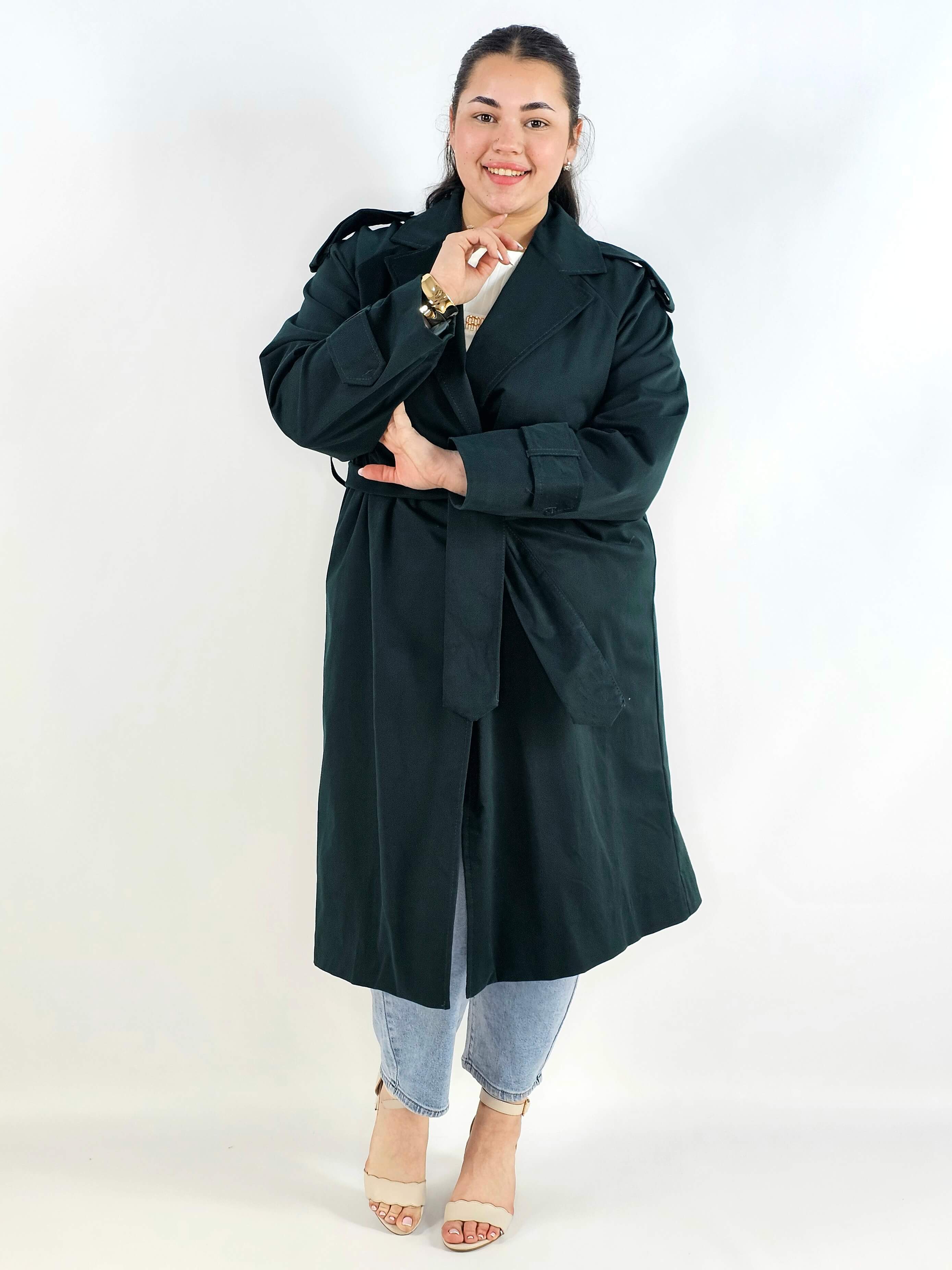 Klasyczny trencz – elegancki płaszcz dla każdej kobiety | Stylowa XL Stylowa XL